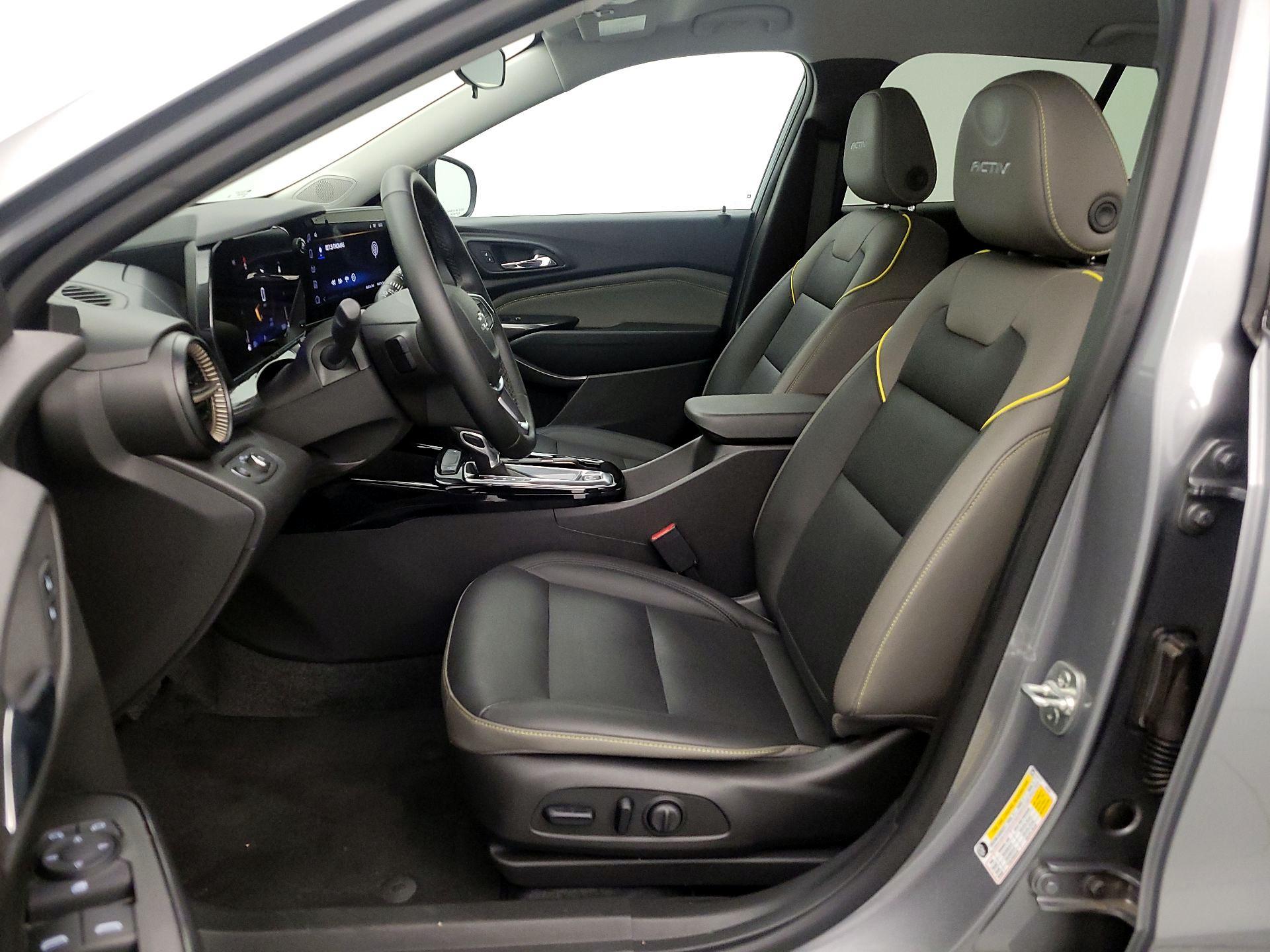 Thumbnail: 2025 Chevrolet Trax - 11