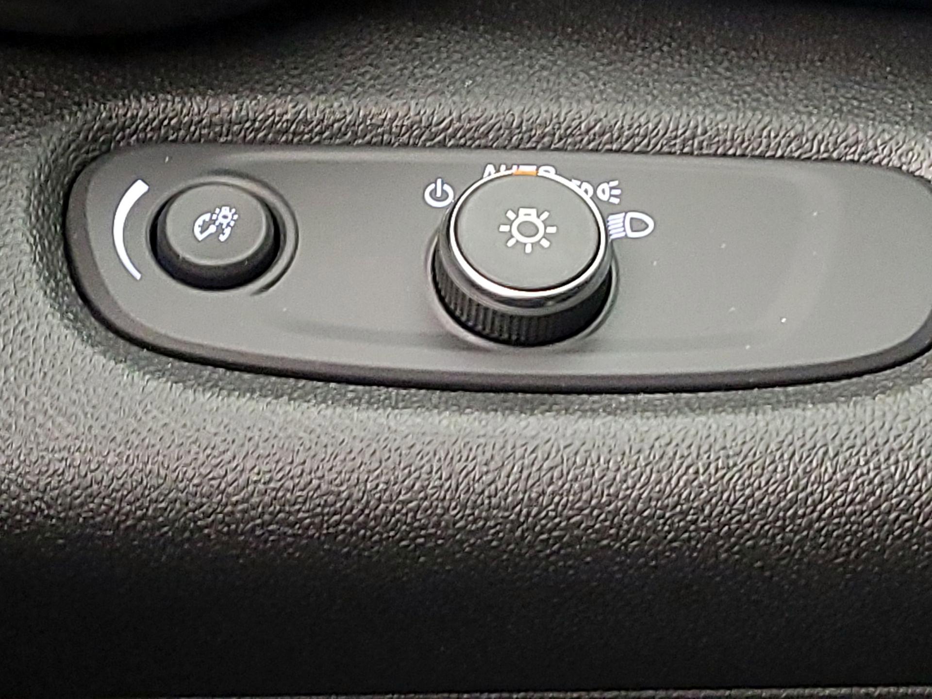 Thumbnail: 2025 Chevrolet Trax - 13