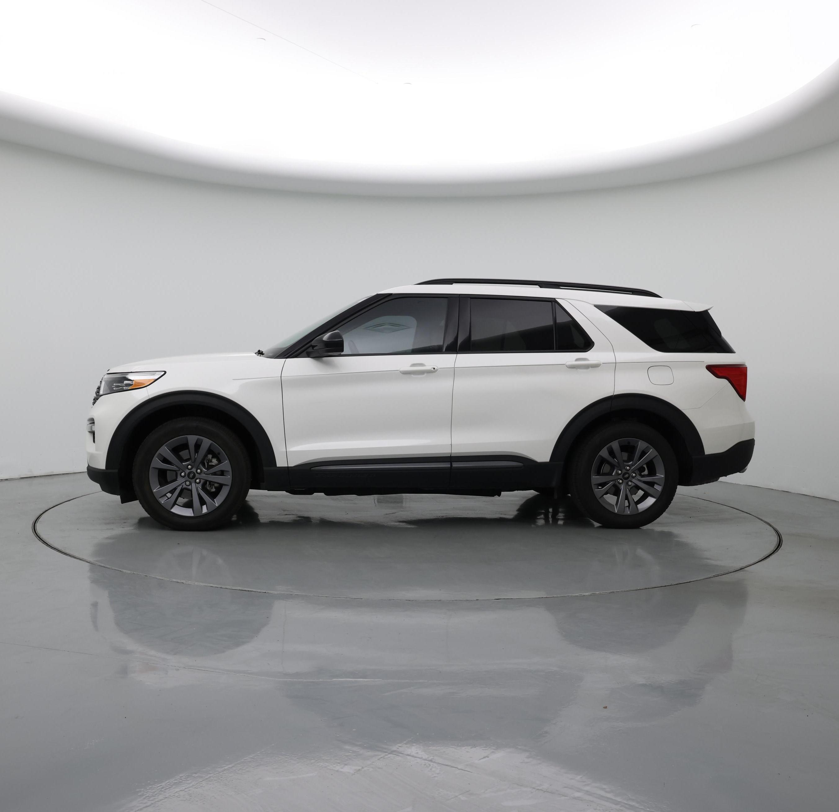 Thumbnail: 2022 Ford Explorer - 3