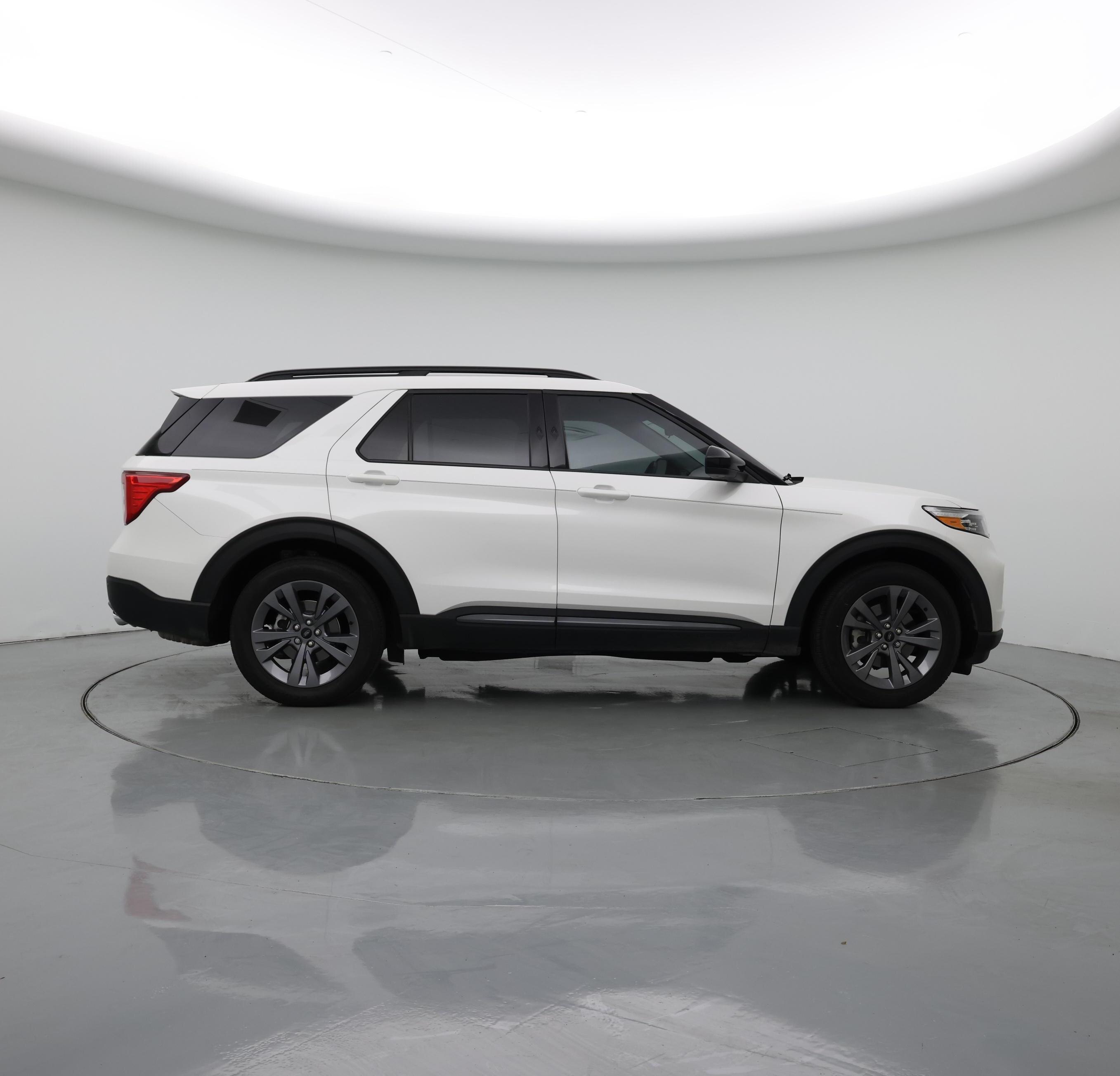 Thumbnail: 2022 Ford Explorer - 7