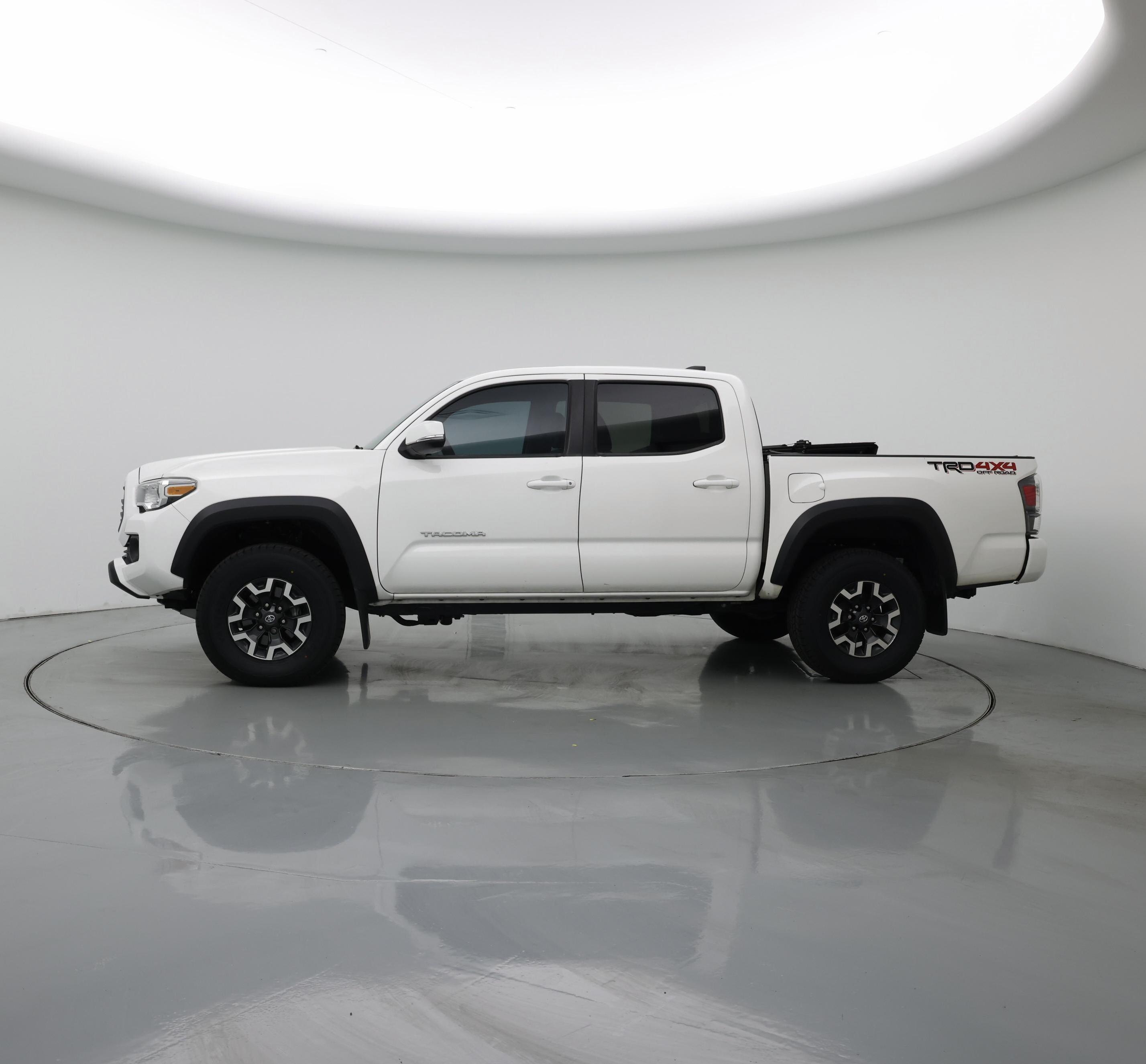 Thumbnail: 2021 Toyota Tacoma - 3
