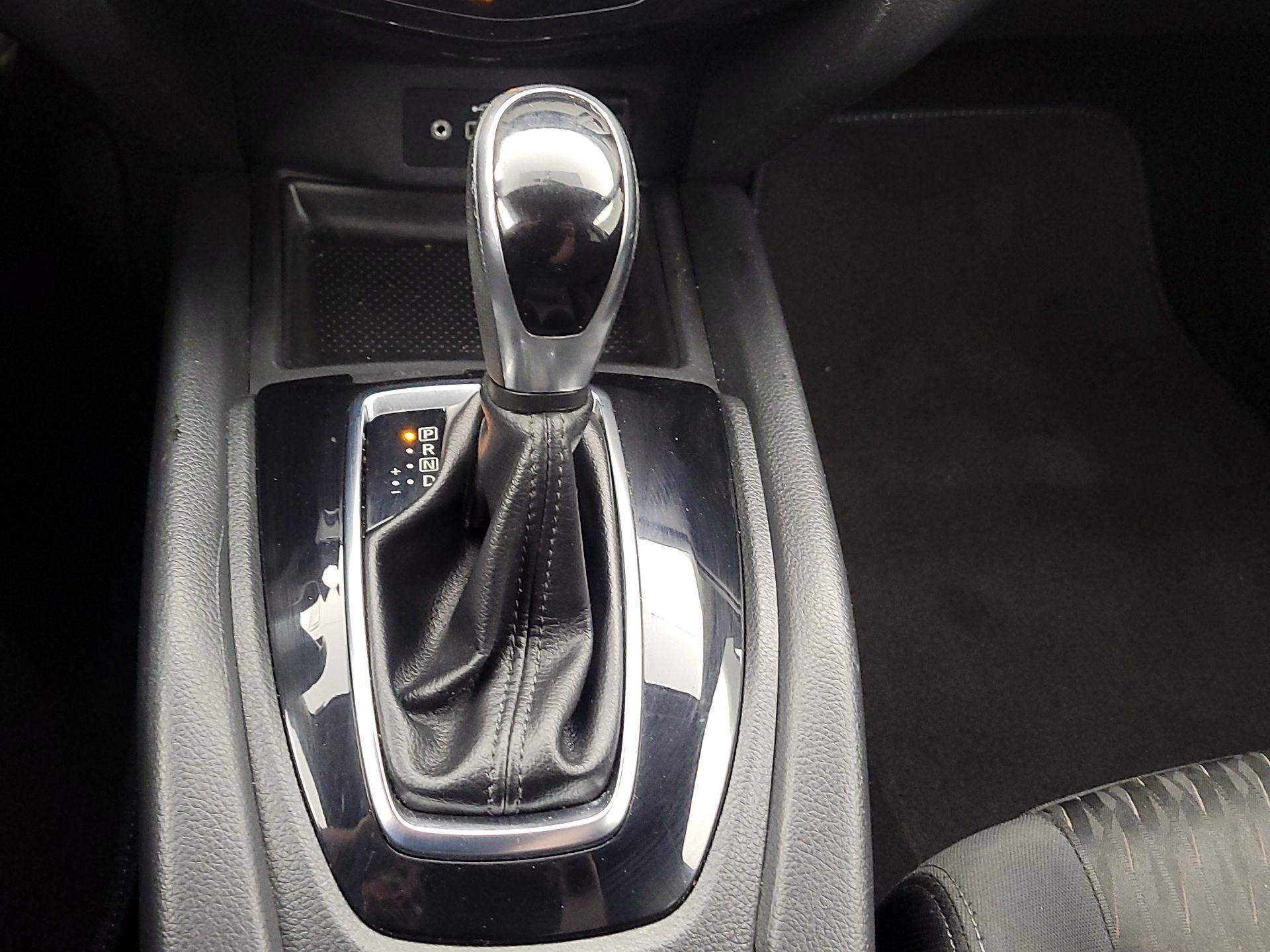 Thumbnail: 2018 Nissan Rogue - 17