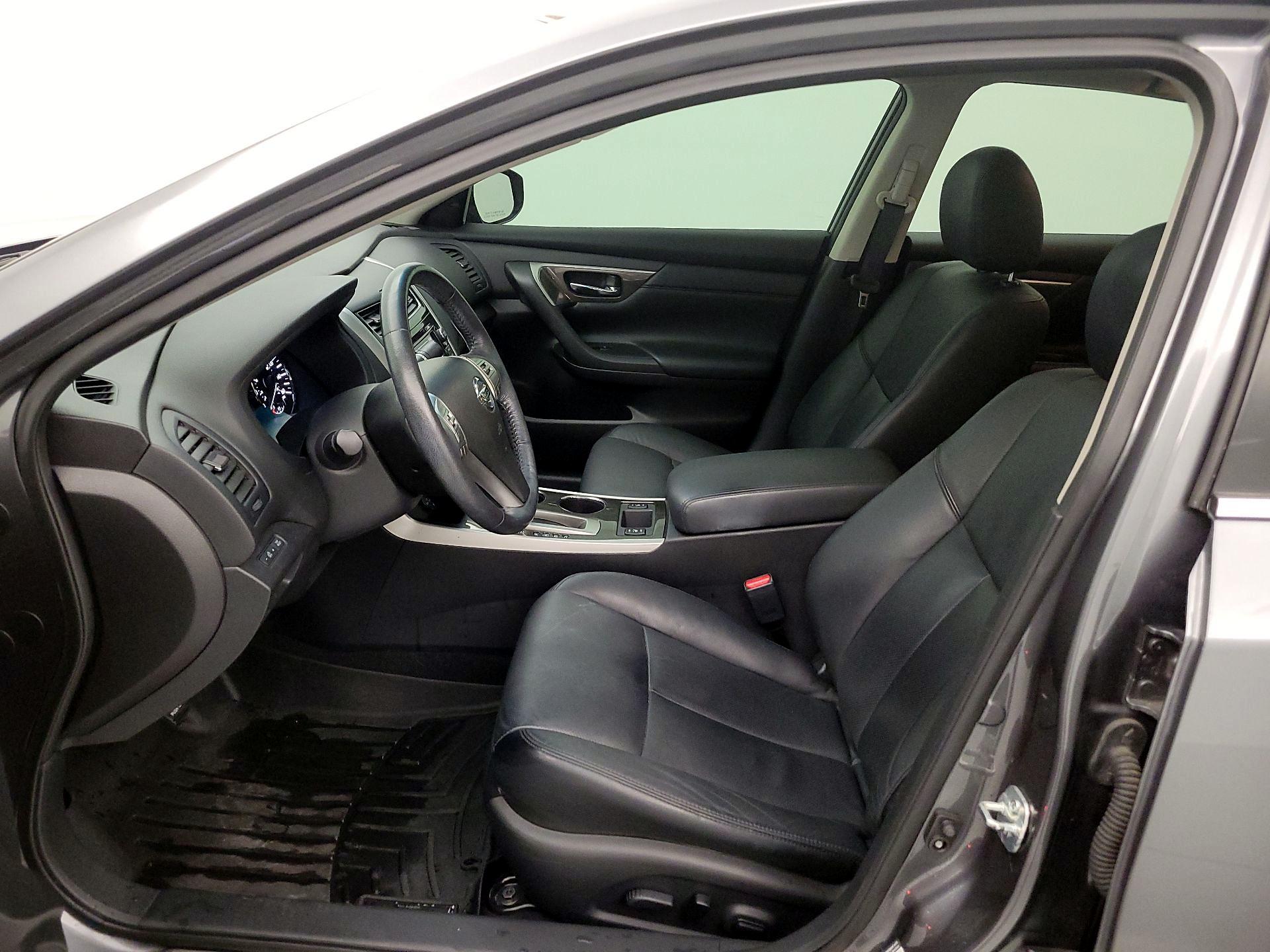 Thumbnail: 2015 Nissan Altima - 11