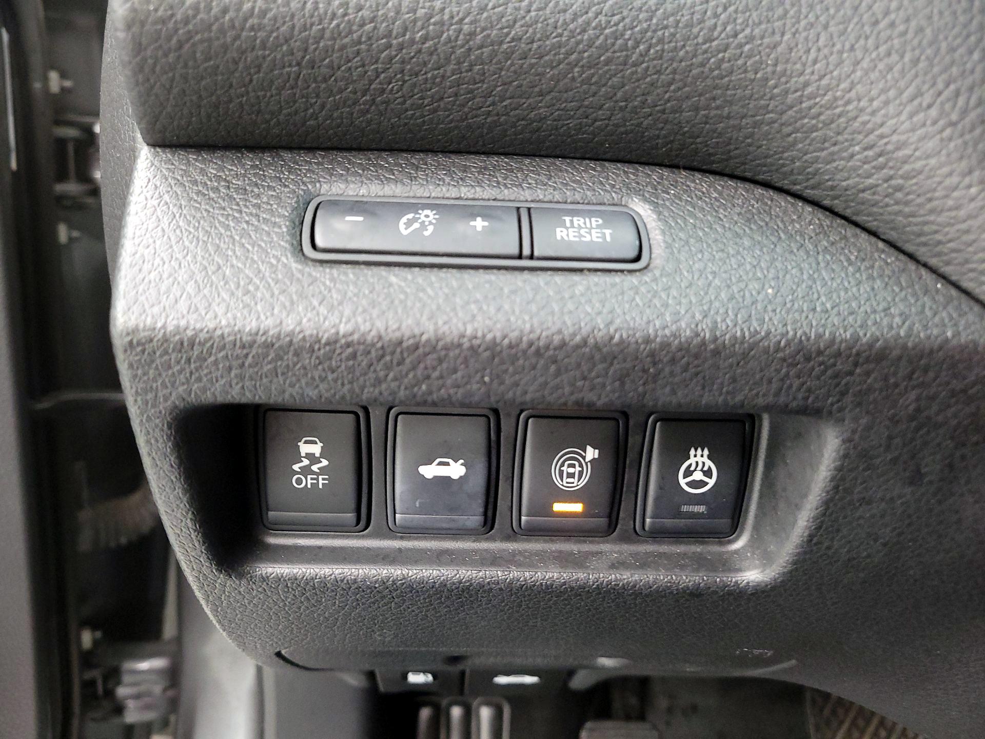 Thumbnail: 2015 Nissan Altima - 13