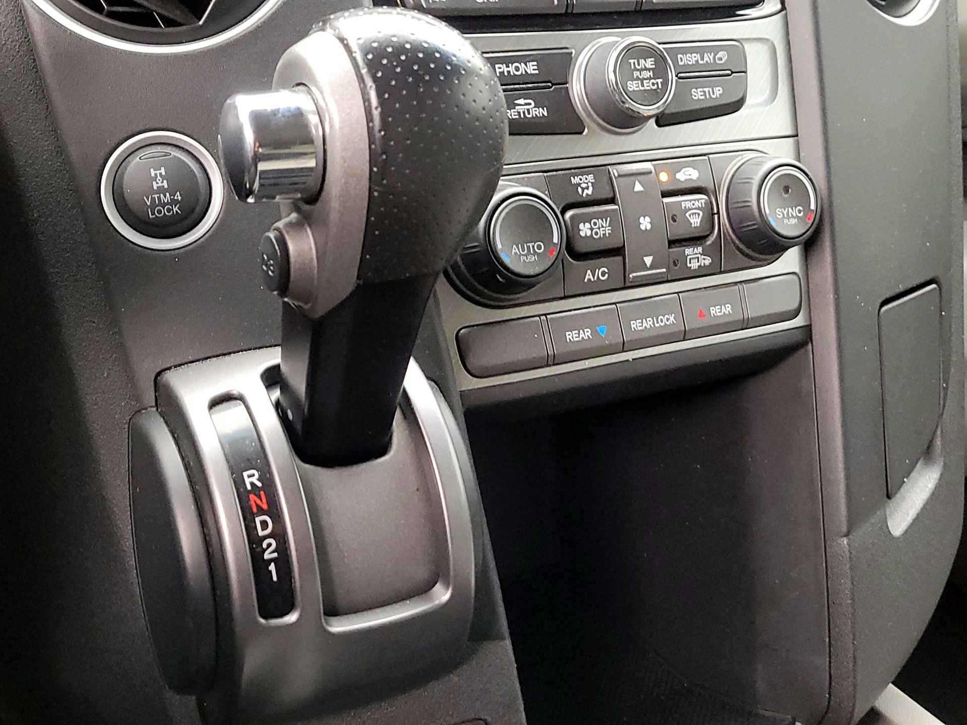 Thumbnail: 2015 Honda Pilot - 17