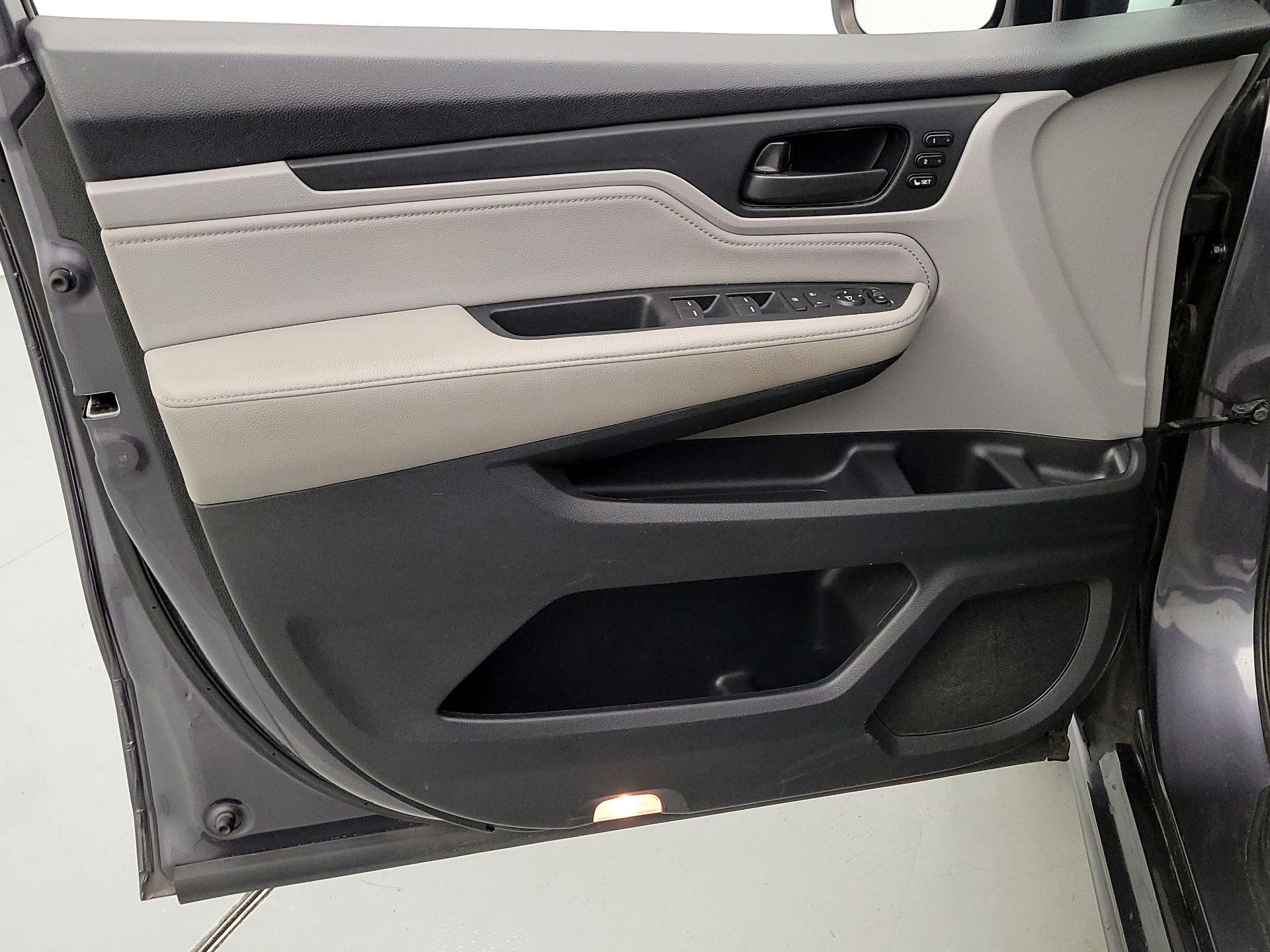Thumbnail: 2020 Honda Odyssey - 12