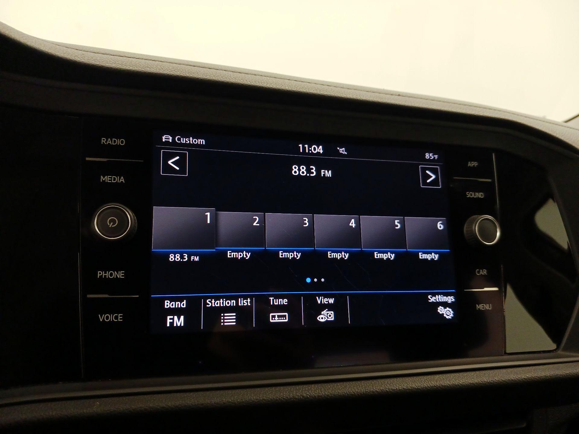 Thumbnail: 2019 Volkswagen Jetta - 15