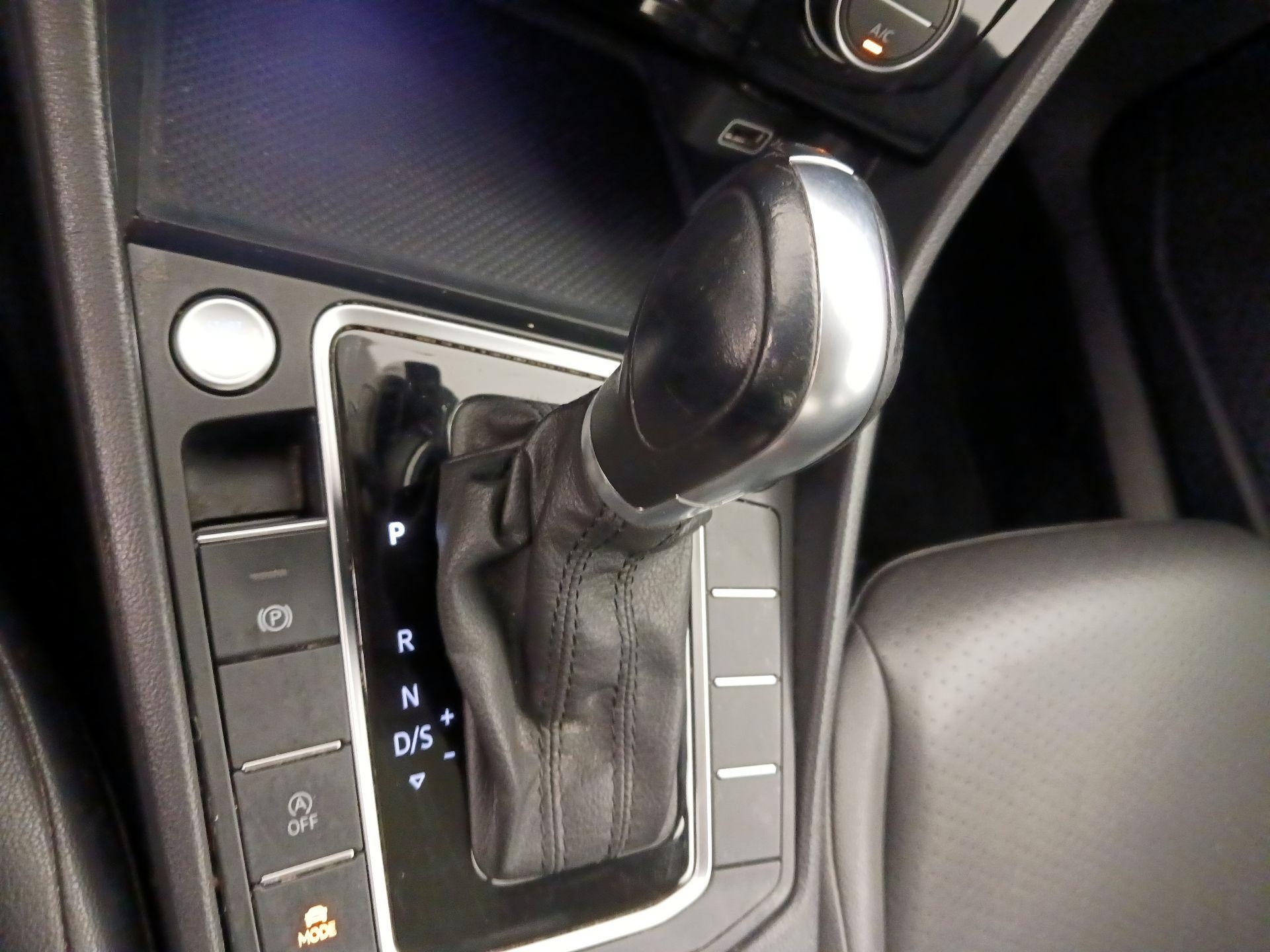 Thumbnail: 2019 Volkswagen Jetta - 17