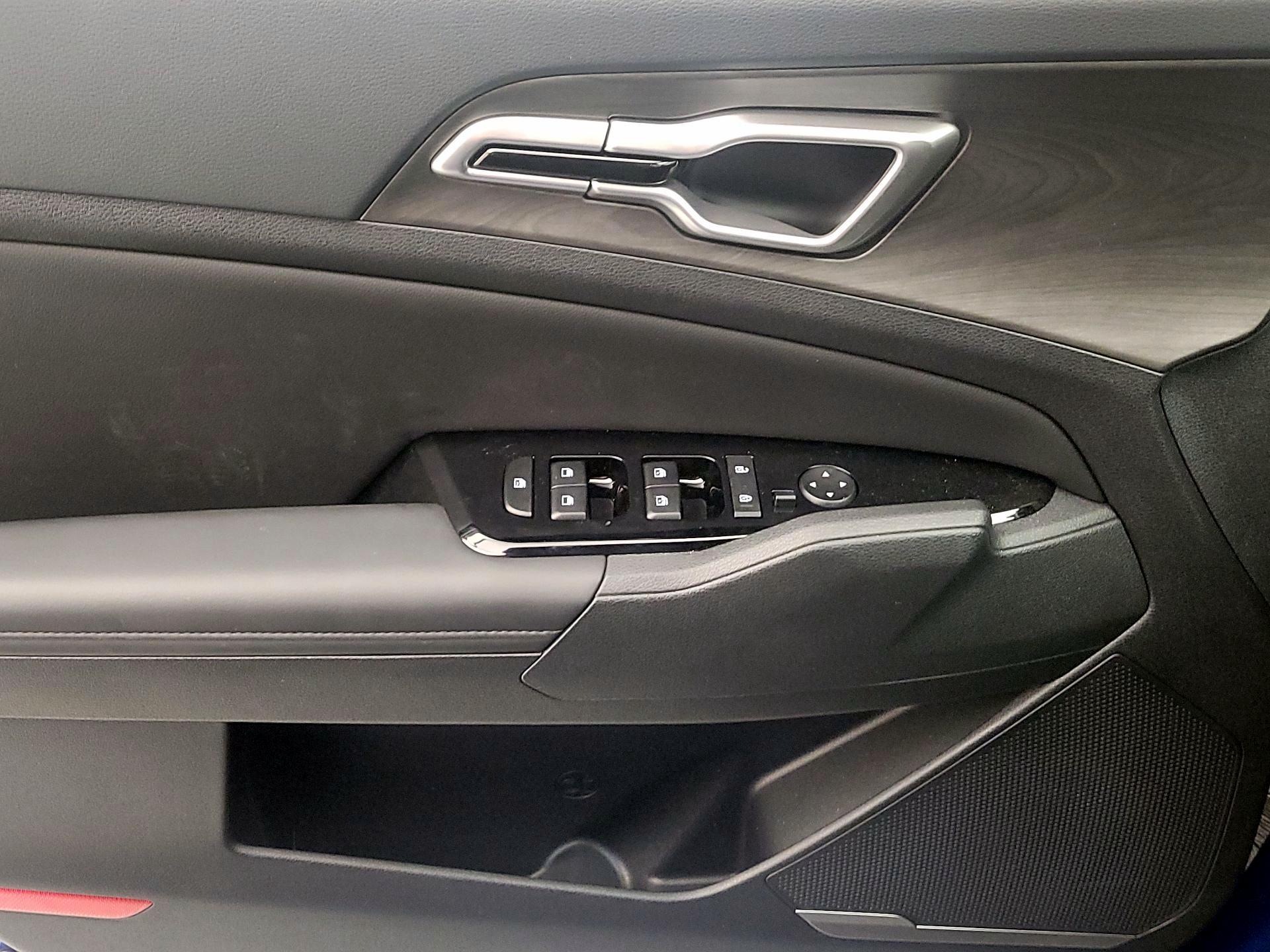 Thumbnail: 2025 Kia Sportage - 12