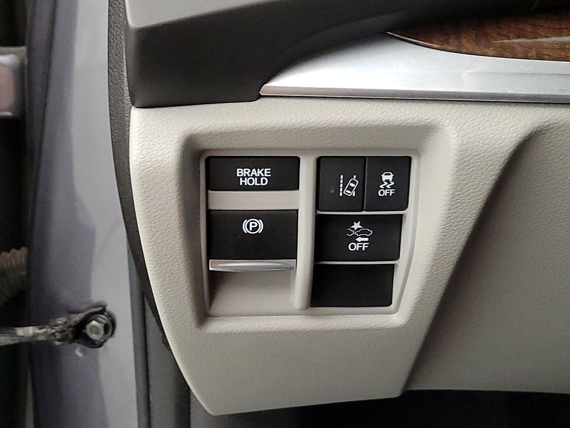 Thumbnail: 2017 Acura MDX - 13