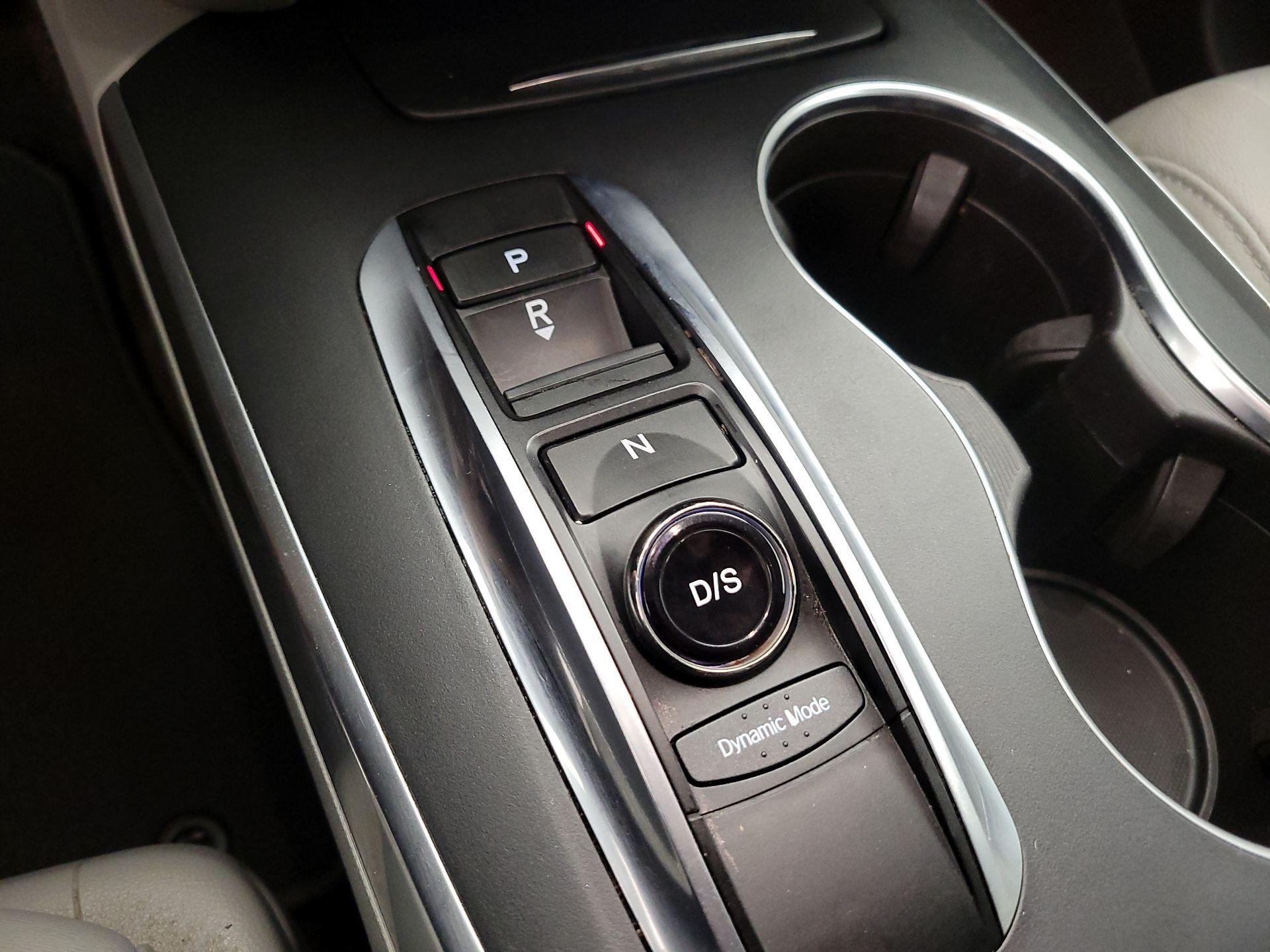 Thumbnail: 2017 Acura MDX - 17