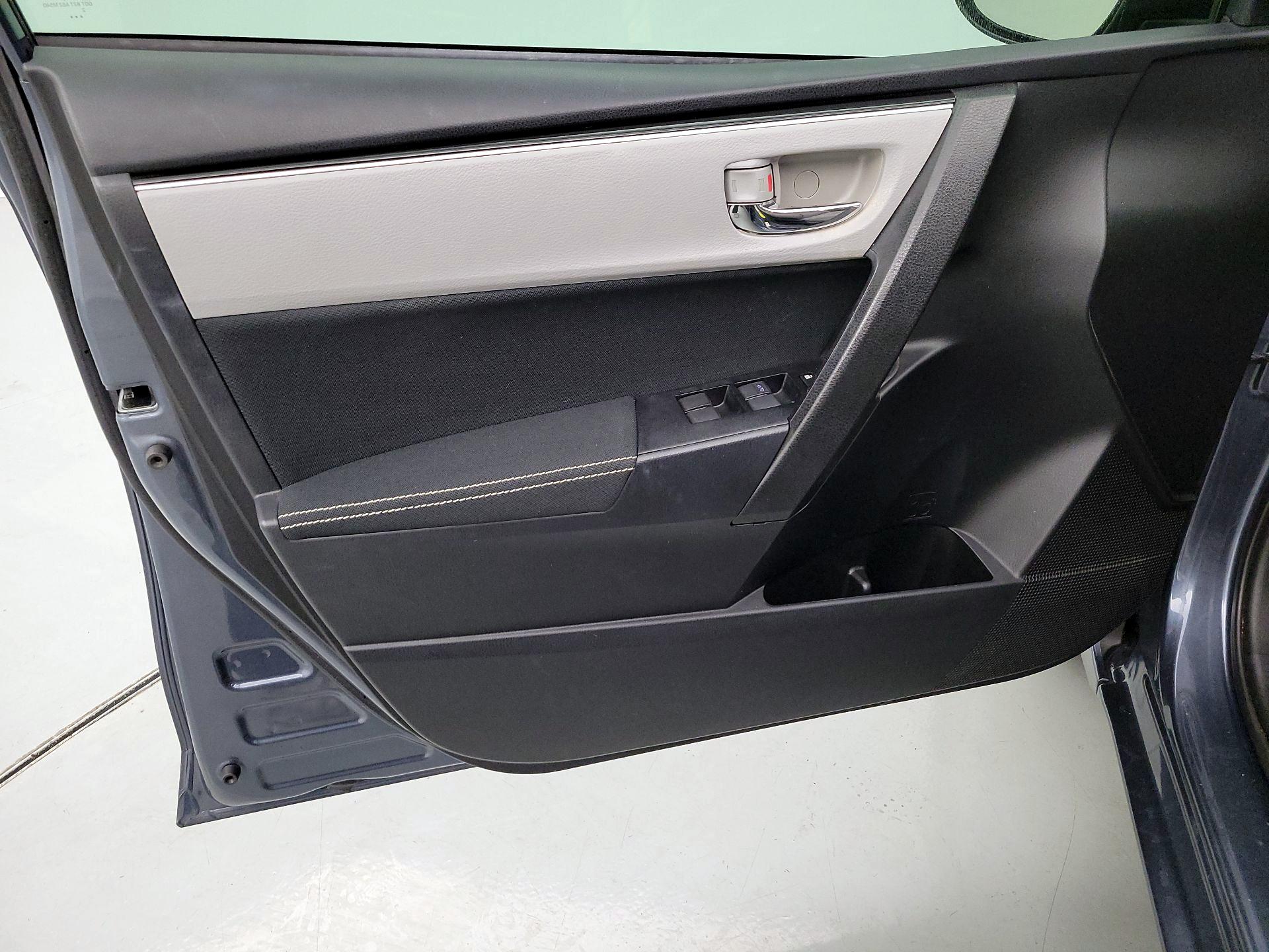 Thumbnail: 2017 Toyota Corolla - 12