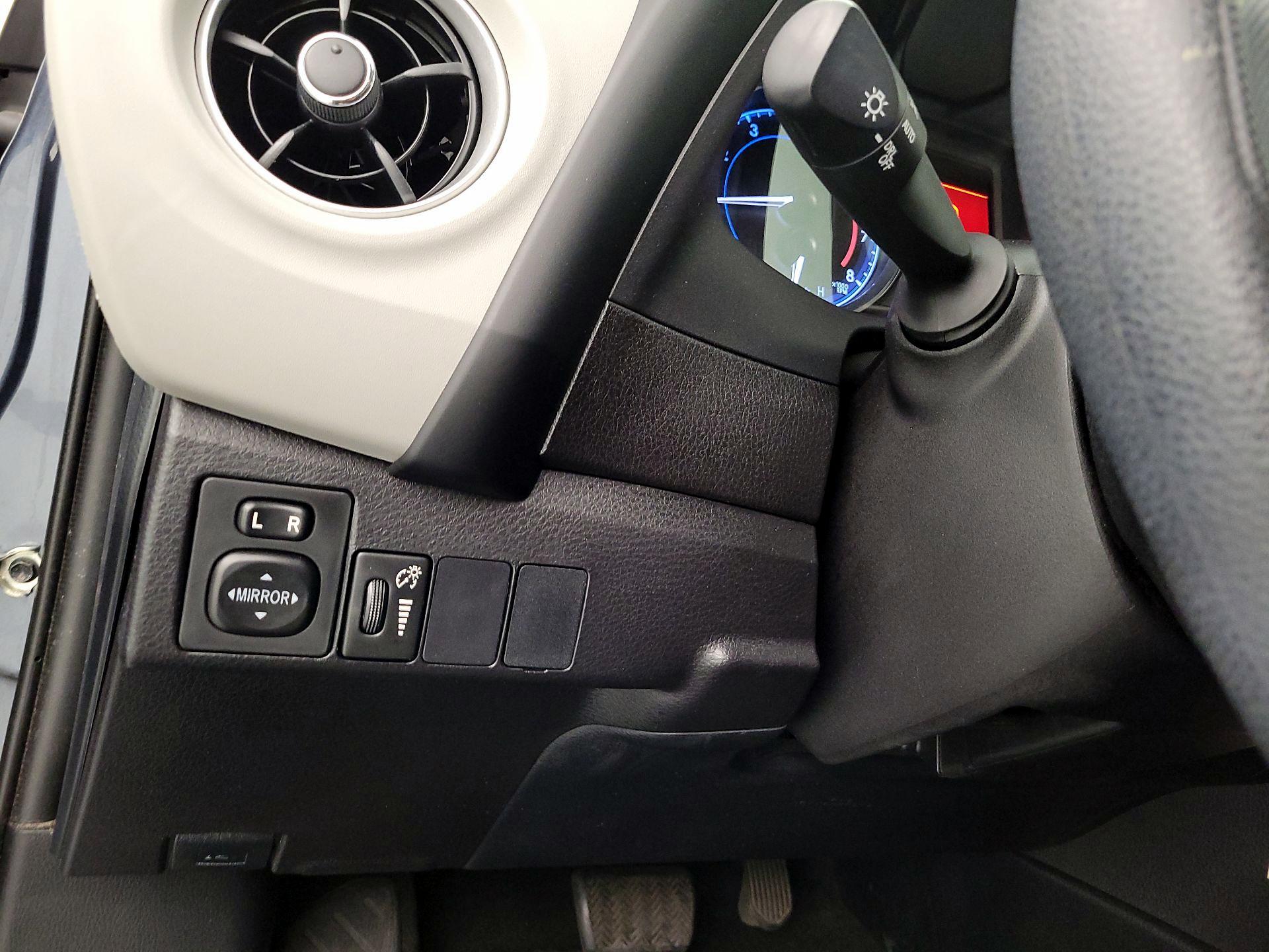 Thumbnail: 2017 Toyota Corolla - 13