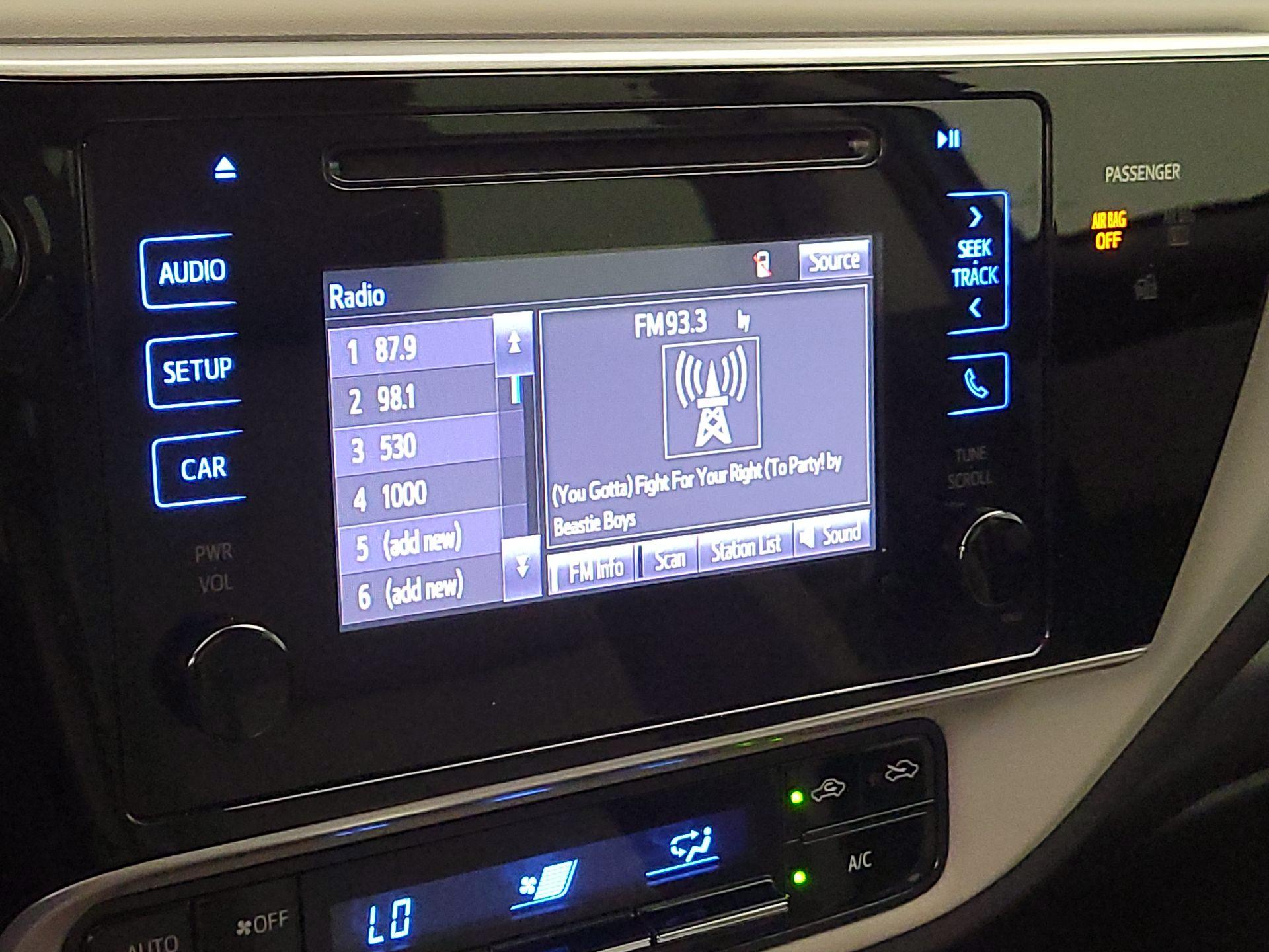 Thumbnail: 2017 Toyota Corolla - 15