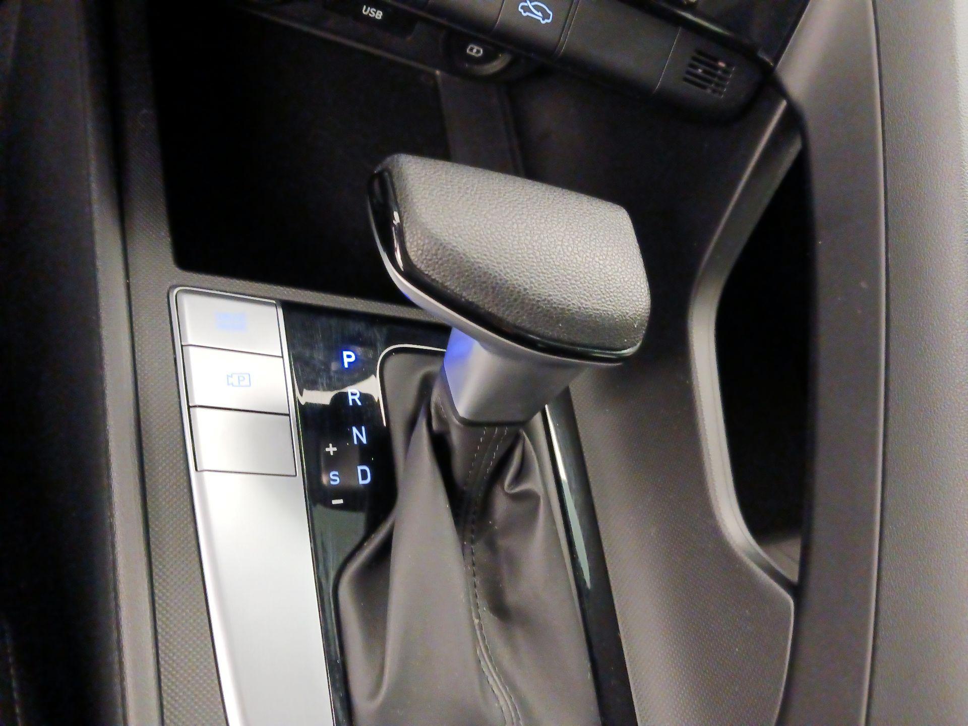 Thumbnail: 2023 Hyundai Elantra - 17