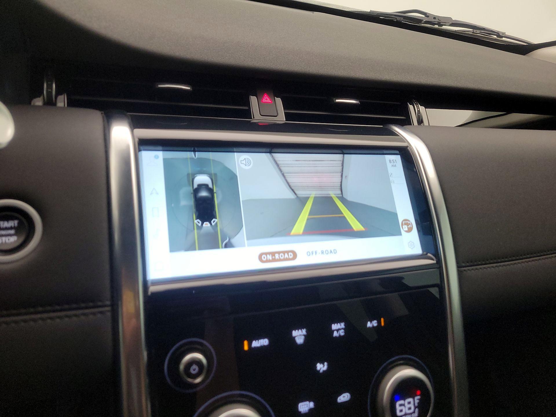 Thumbnail: 2021 Land Rover Discovery Sport - 15