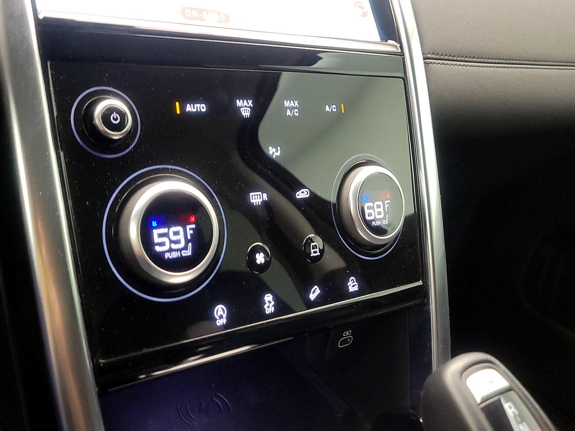 Thumbnail: 2021 Land Rover Discovery Sport - 17