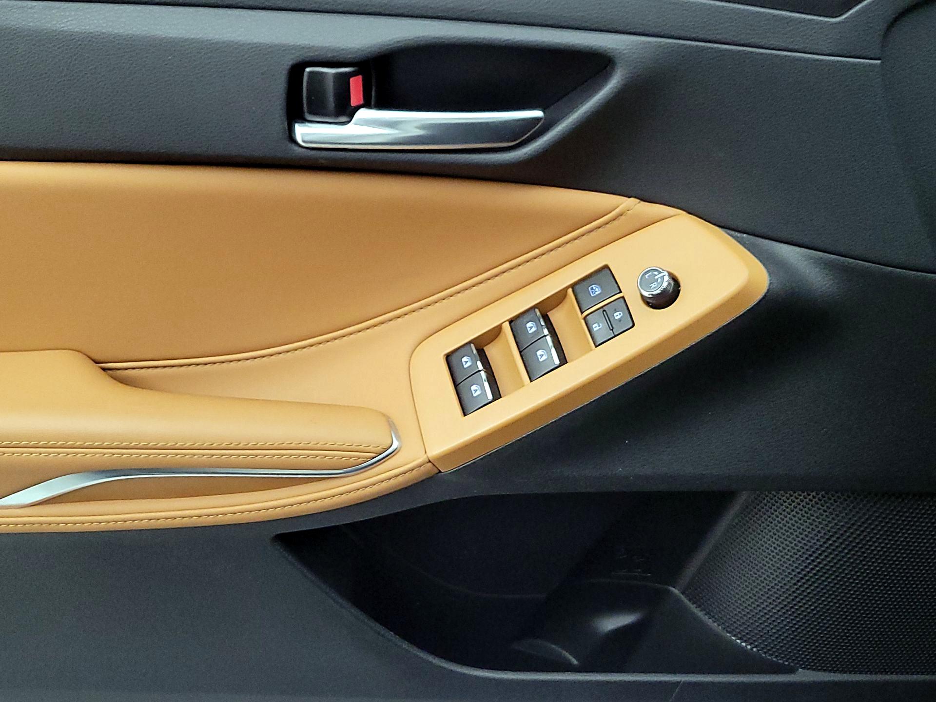 Thumbnail: 2021 Toyota Avalon - 12