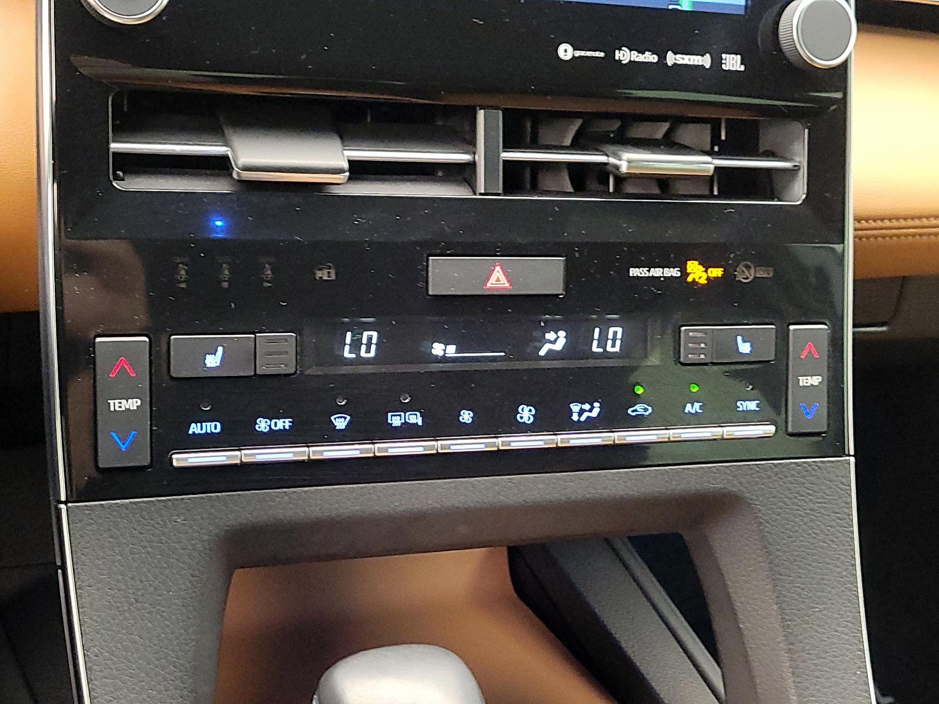 Thumbnail: 2021 Toyota Avalon - 16