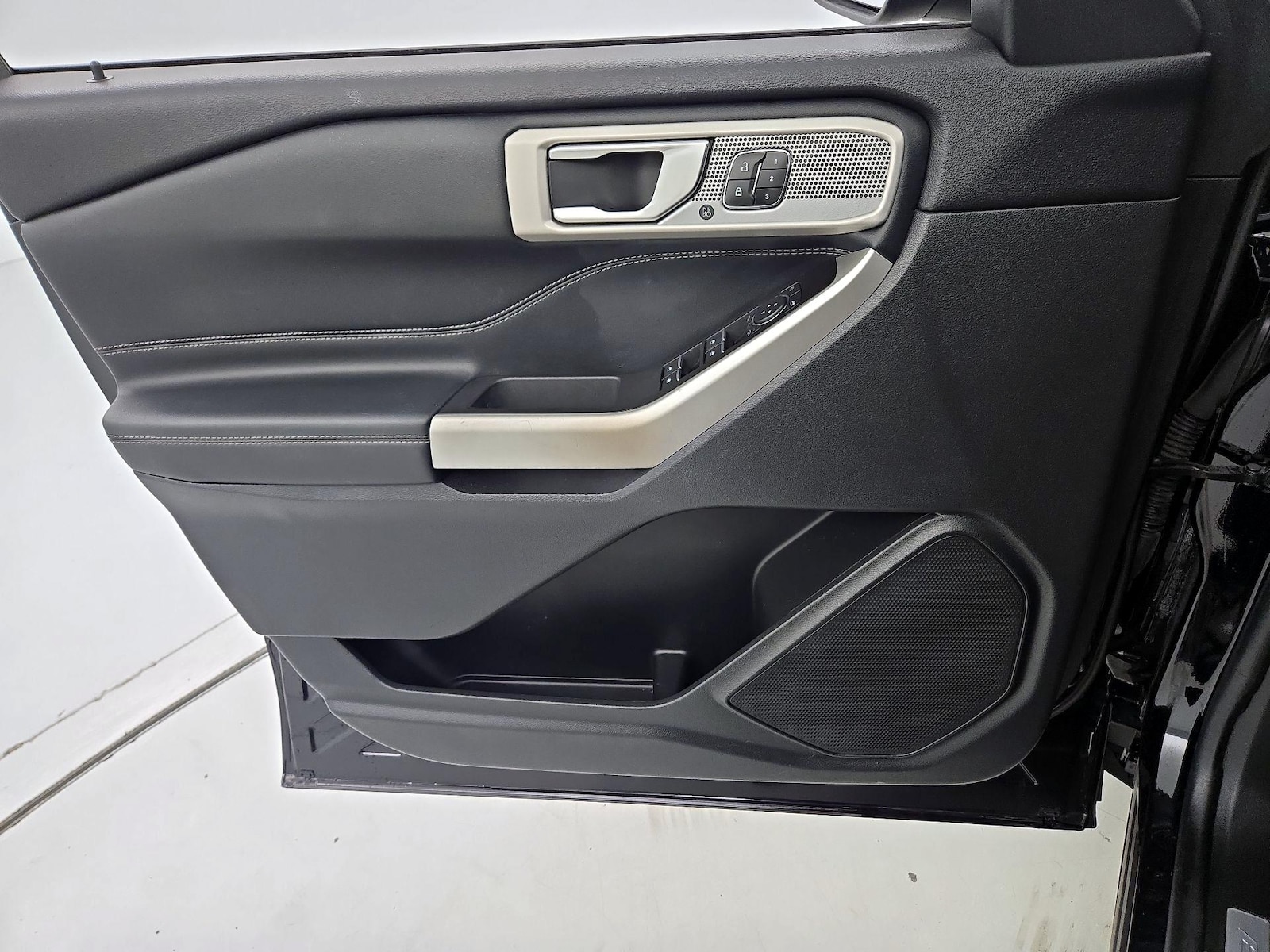 2021 Ford Explorer Limited - Photo 13