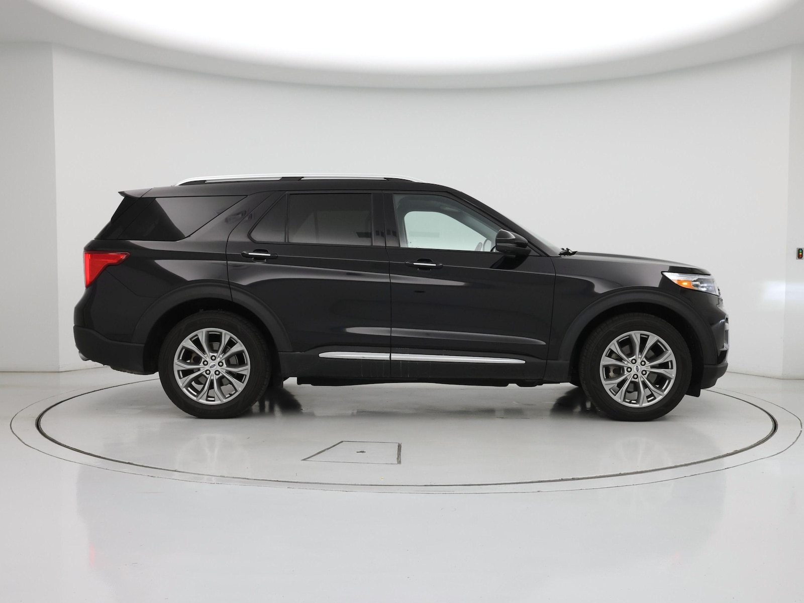 2021 Ford Explorer Limited - Photo 8