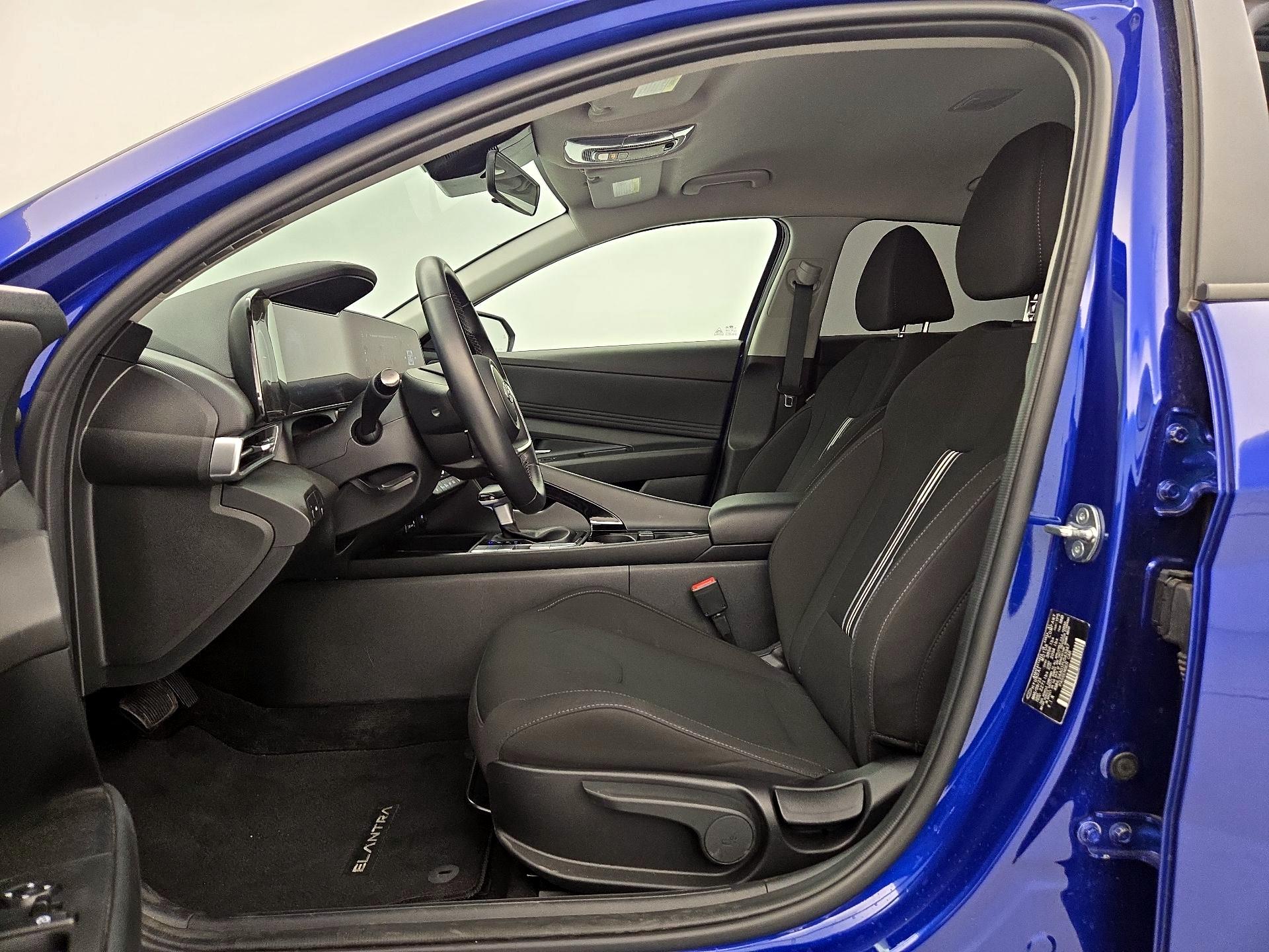 Thumbnail: 2023 Hyundai Elantra - 11