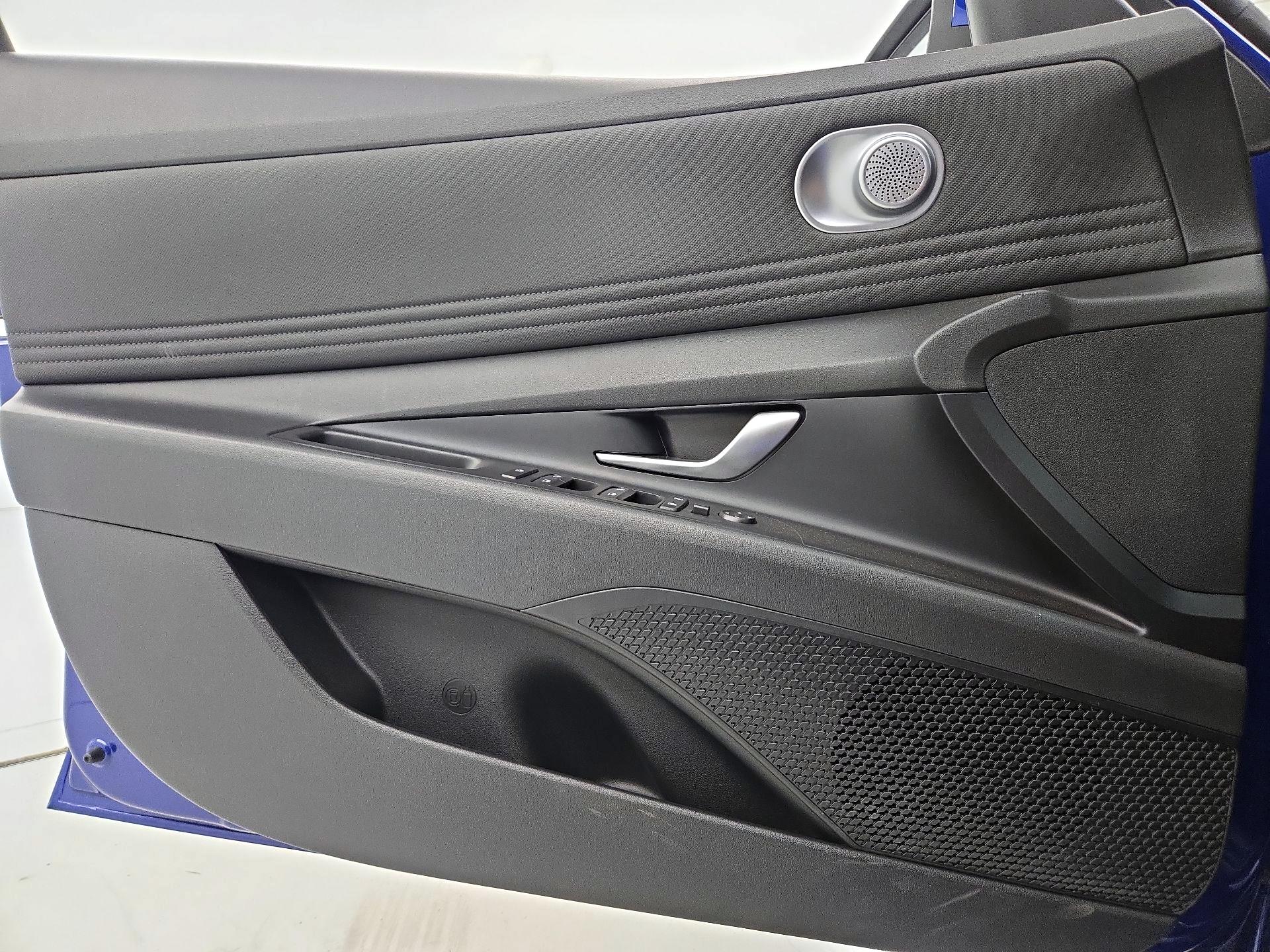 Thumbnail: 2023 Hyundai Elantra - 12