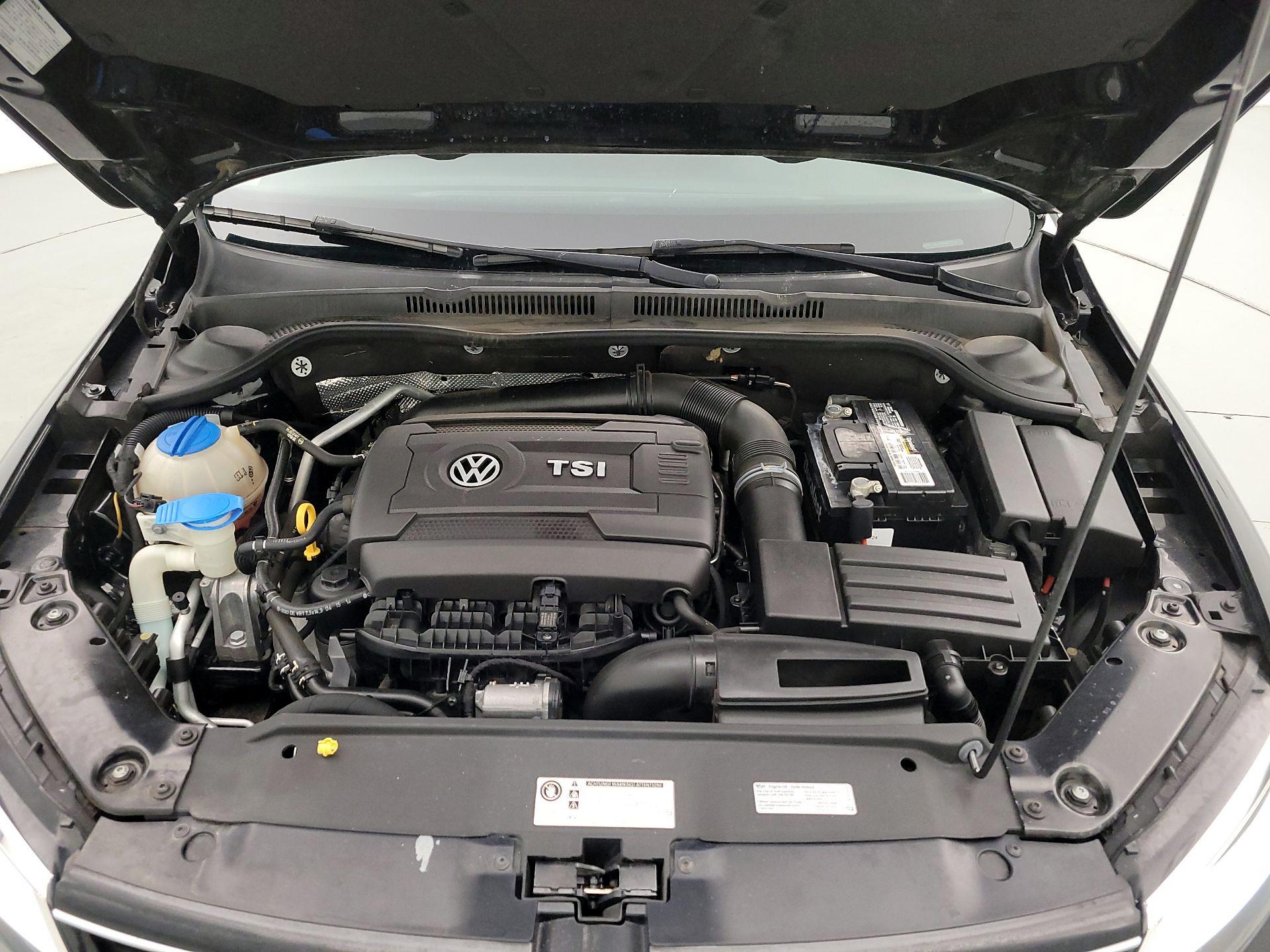 Thumbnail: 2015 Volkswagen Jetta - 20