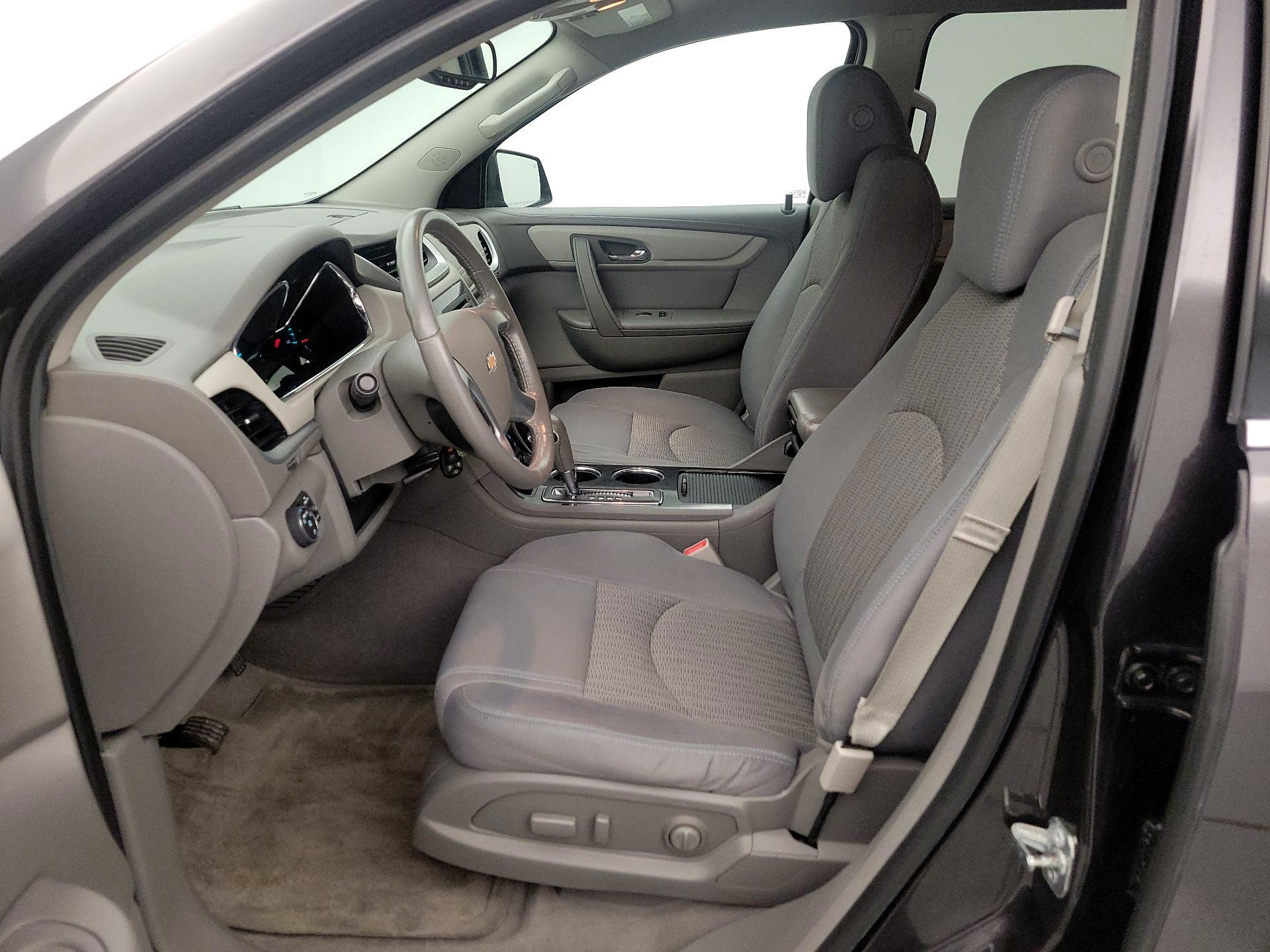 Thumbnail: 2015 Chevrolet Traverse - 11