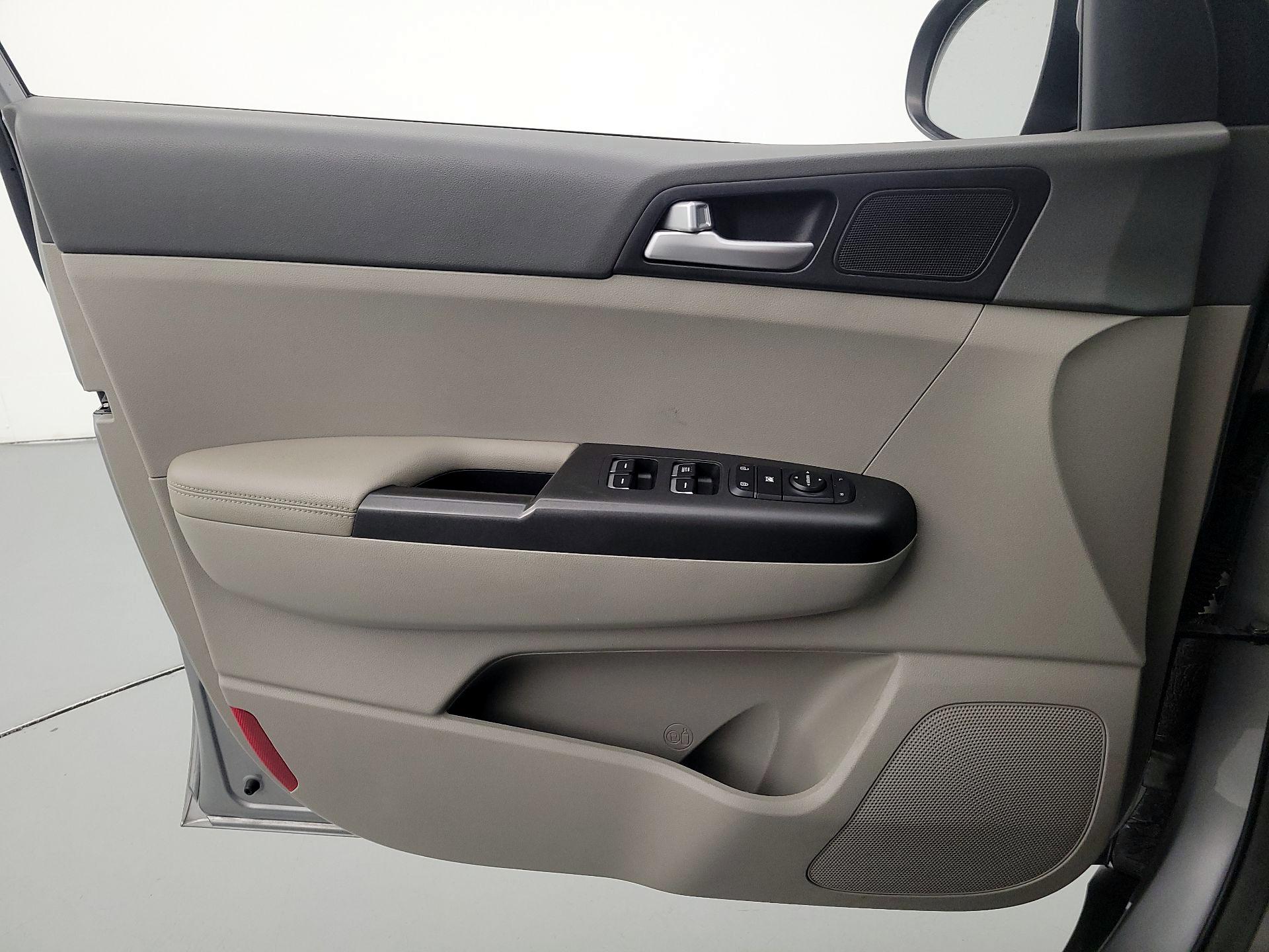 Thumbnail: 2019 Kia Sportage - 12