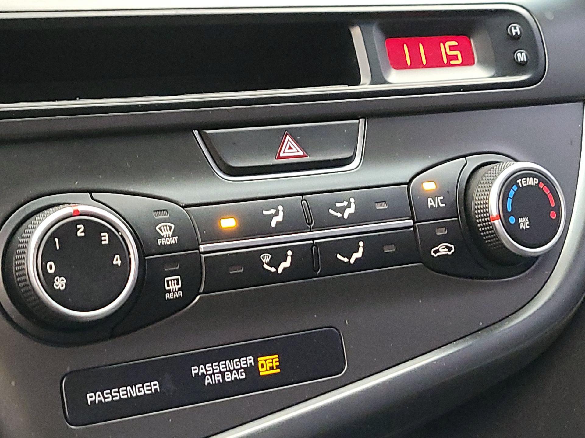 Thumbnail: 2015 Kia Optima - 15