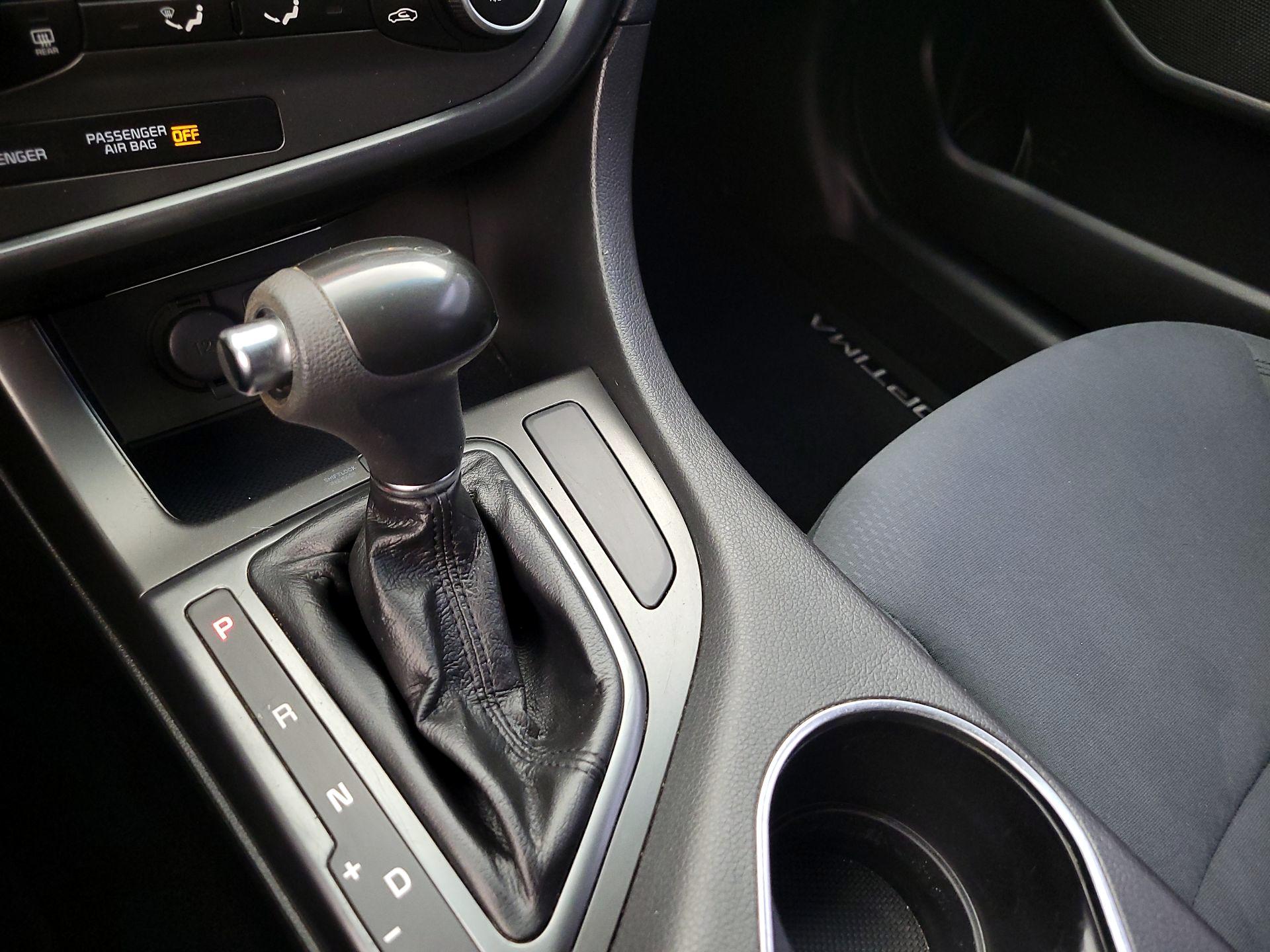 Thumbnail: 2015 Kia Optima - 16