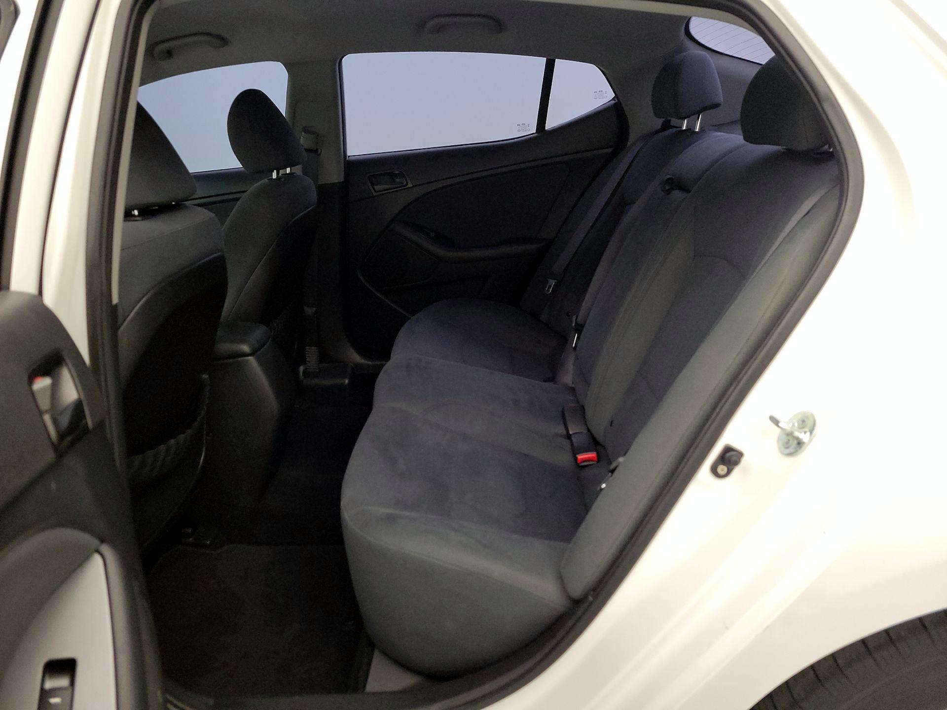 Thumbnail: 2015 Kia Optima - 18