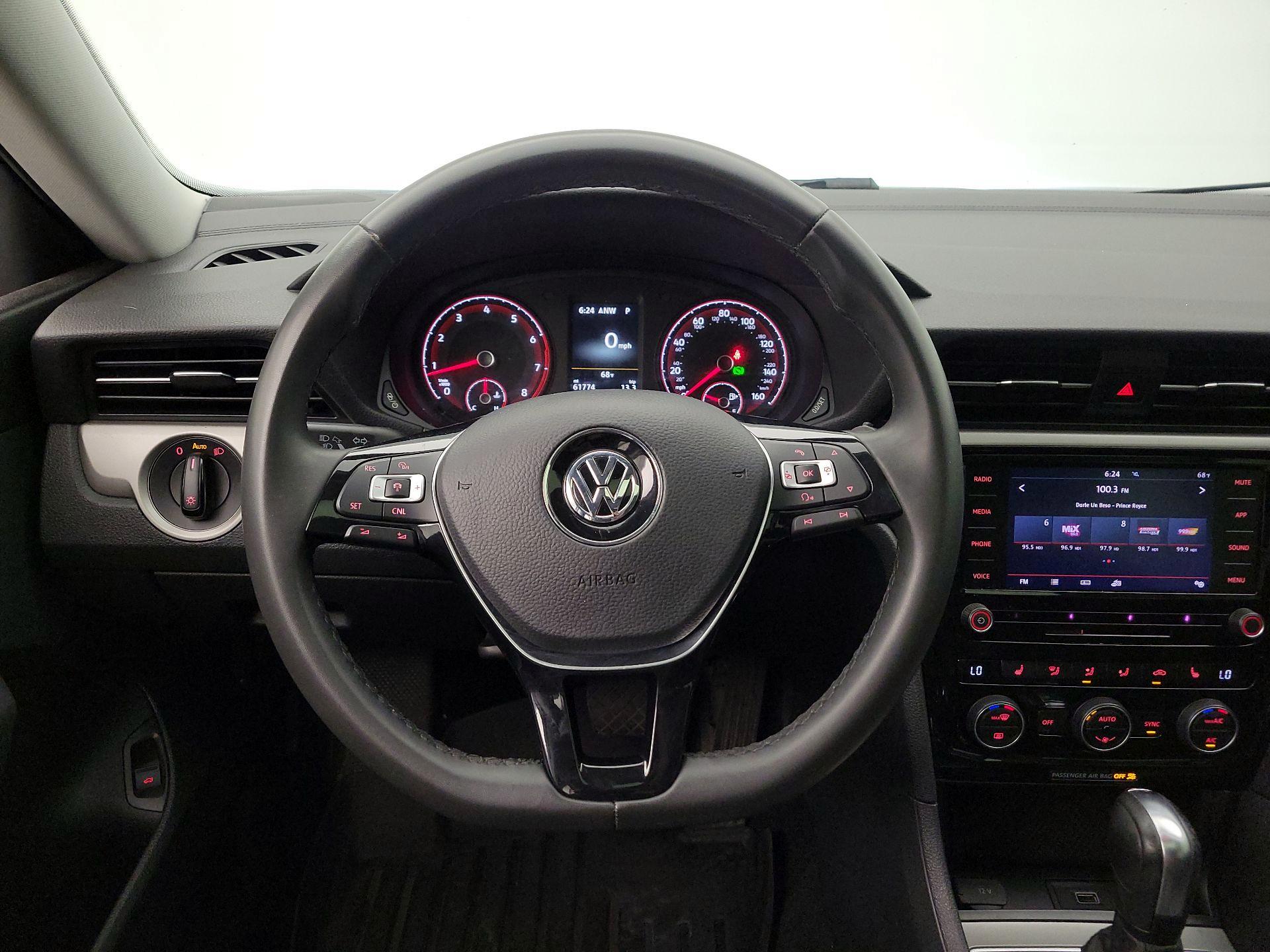 Thumbnail: 2021 Volkswagen Passat - 10