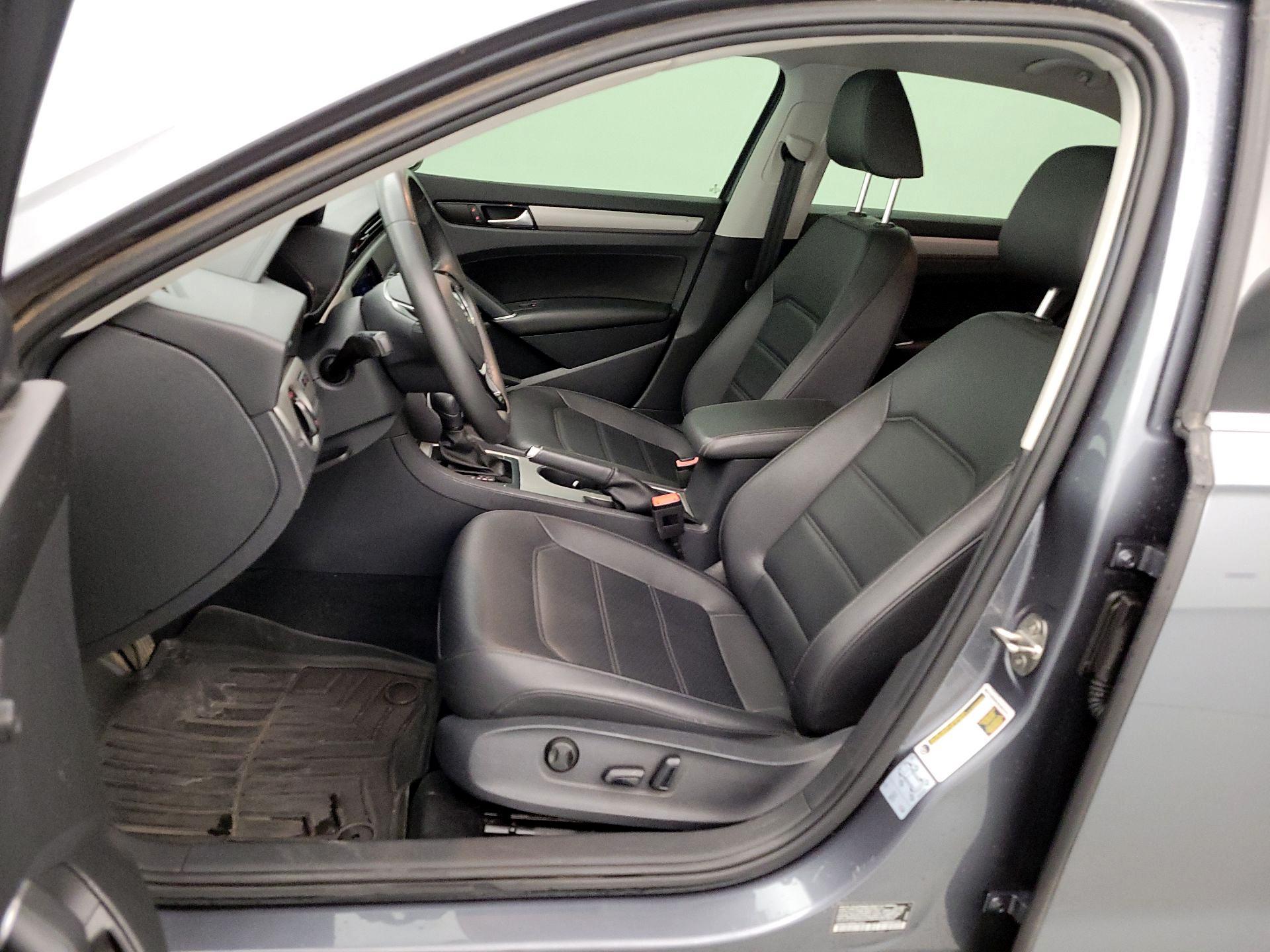 Thumbnail: 2021 Volkswagen Passat - 11