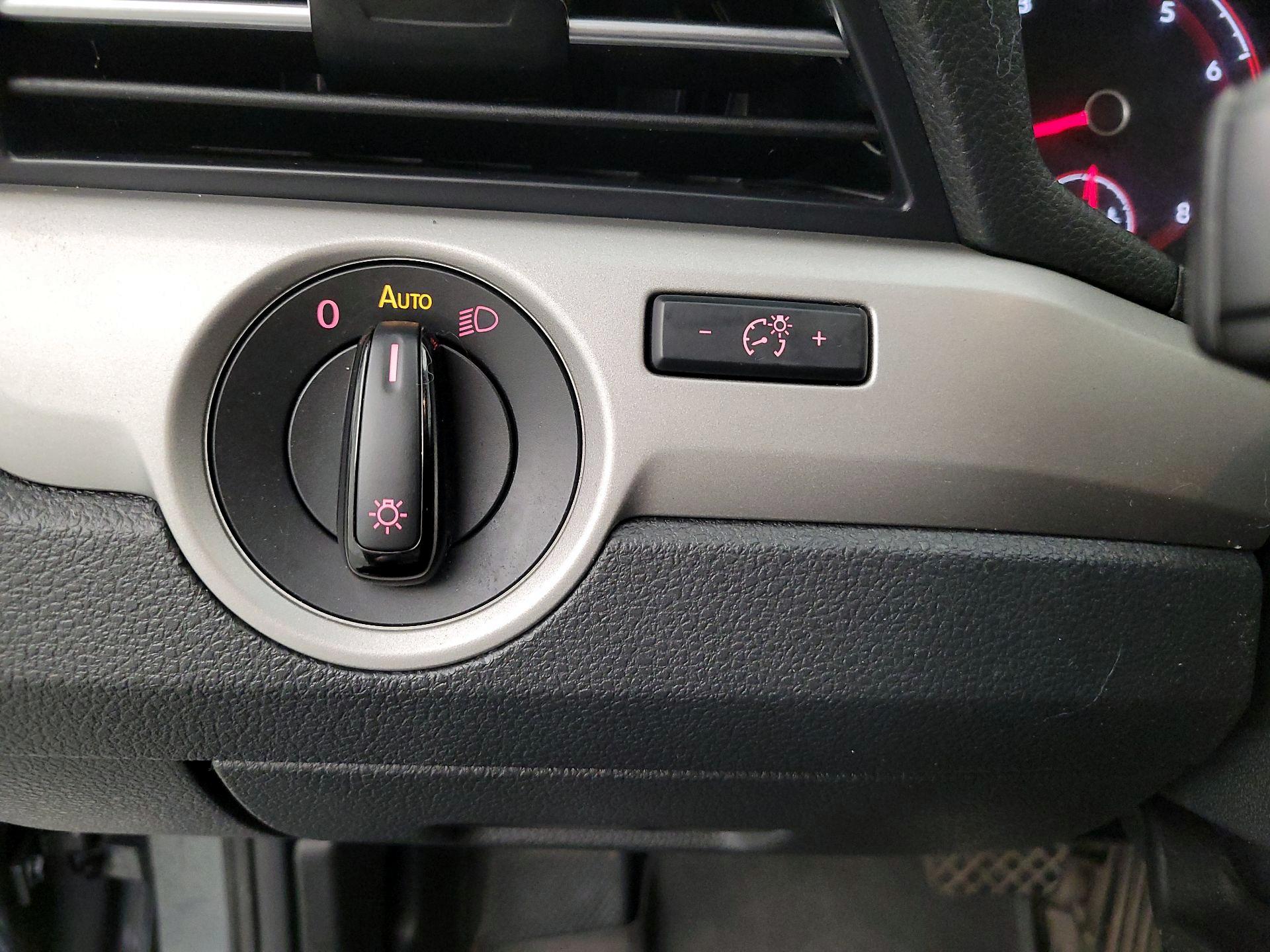 Thumbnail: 2021 Volkswagen Passat - 13