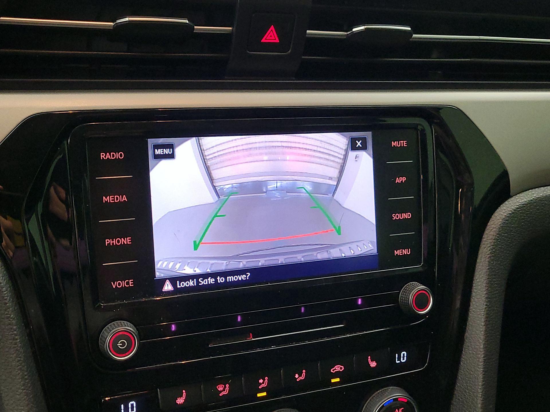 Thumbnail: 2021 Volkswagen Passat - 14