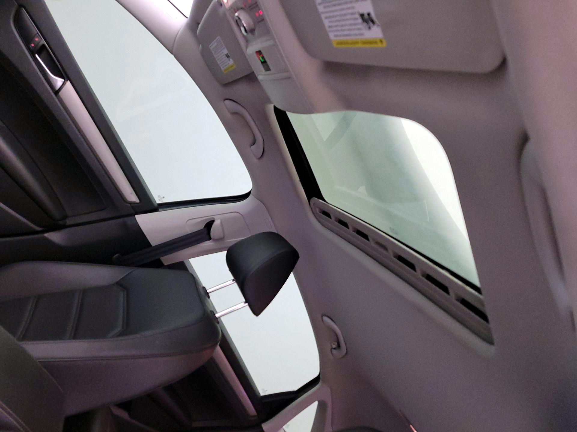 Thumbnail: 2021 Volkswagen Passat - 19