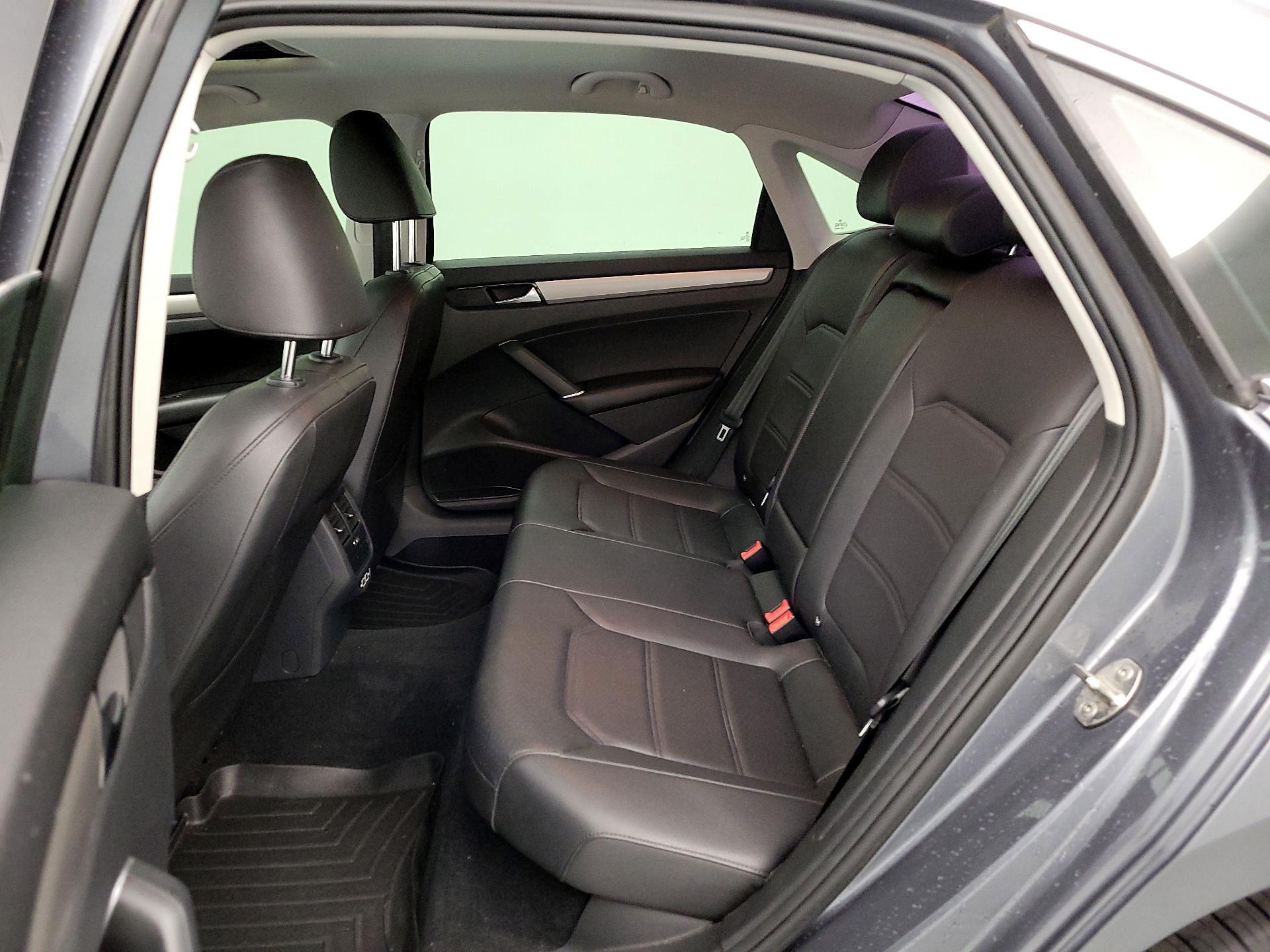 Thumbnail: 2021 Volkswagen Passat - 20