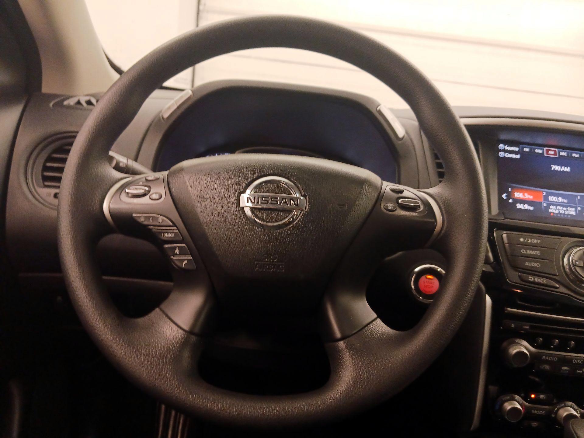Thumbnail: 2020 Nissan Pathfinder - 10