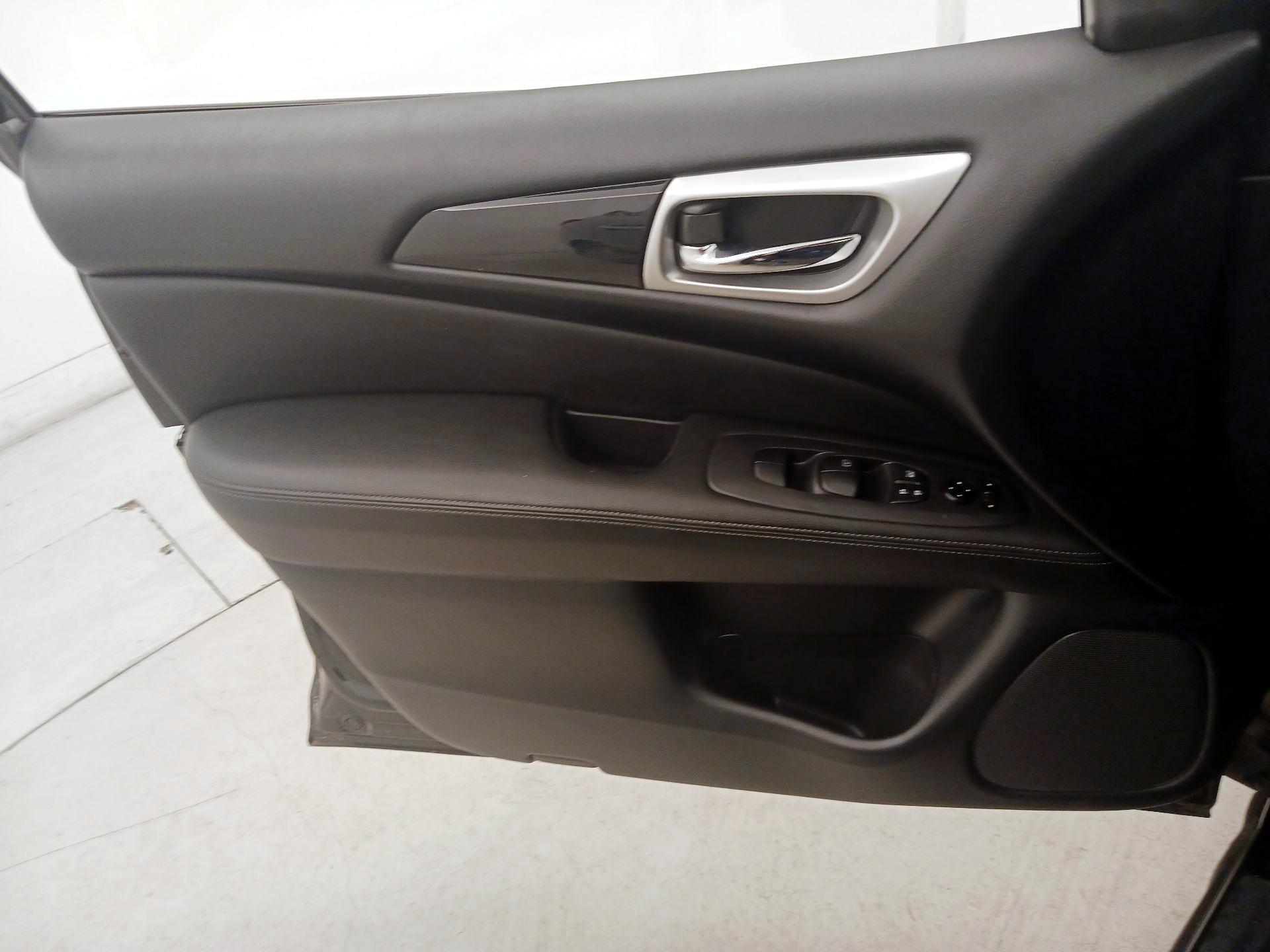 Thumbnail: 2020 Nissan Pathfinder - 12