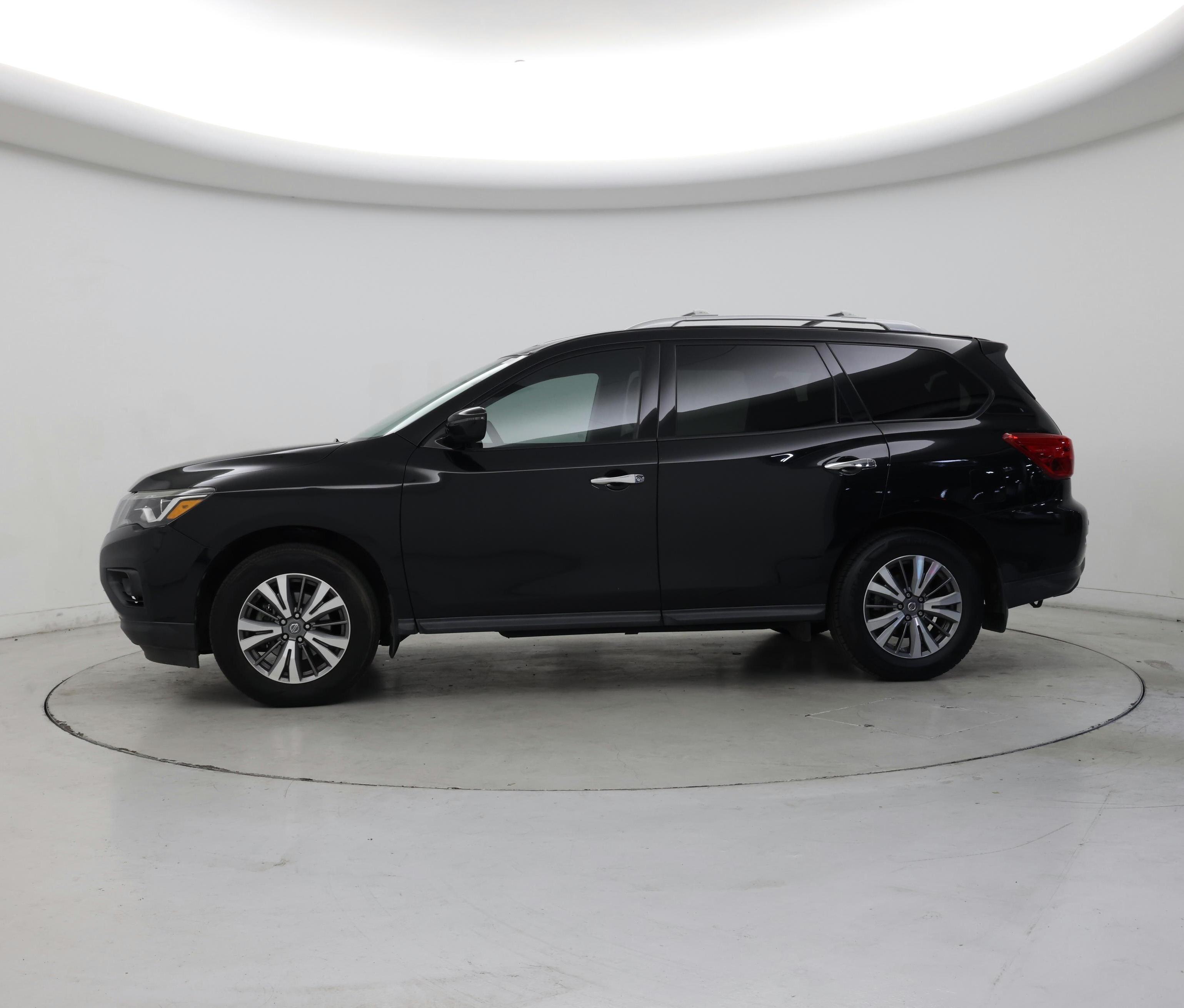 Thumbnail: 2020 Nissan Pathfinder - 3