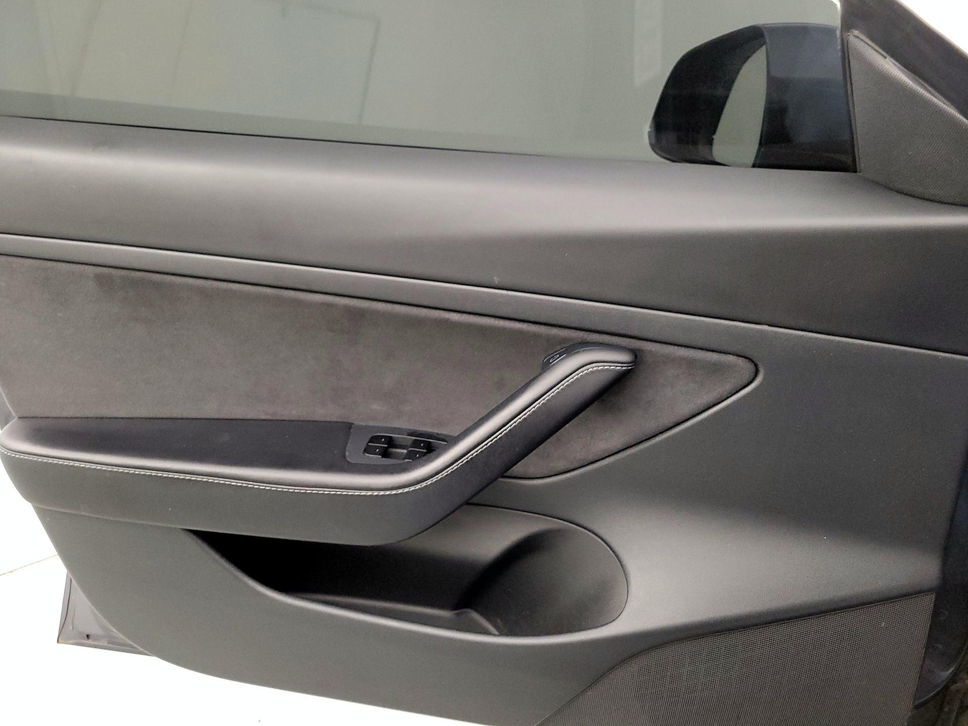 Thumbnail: 2021 Tesla Model 3 - 12