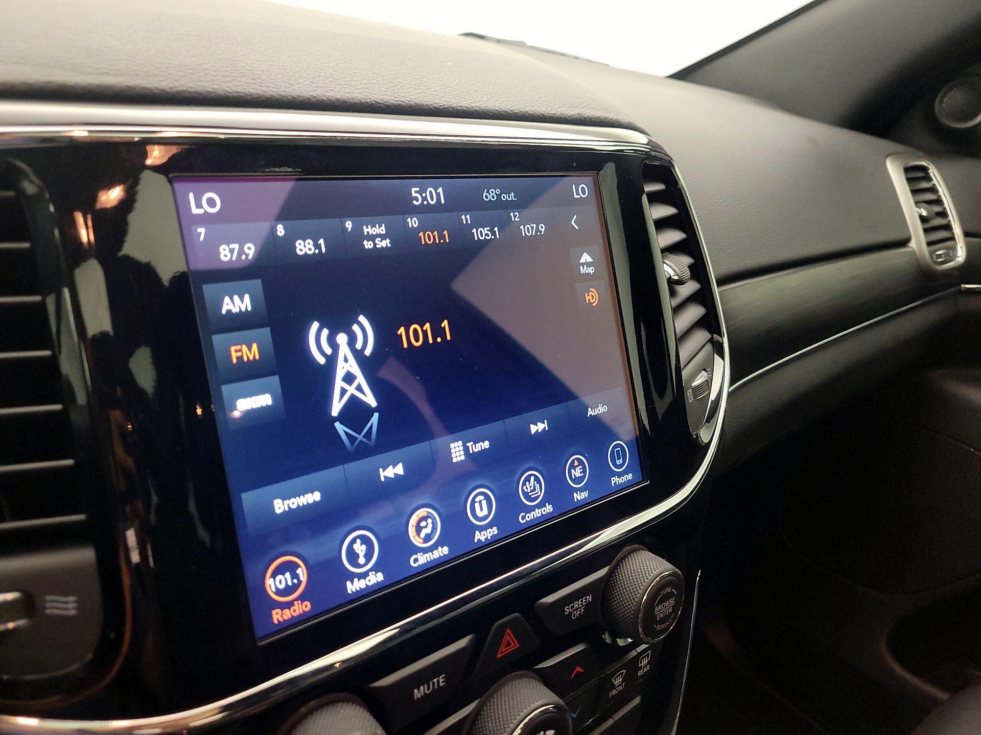 Thumbnail: 2019 Jeep Grand Cherokee - 16