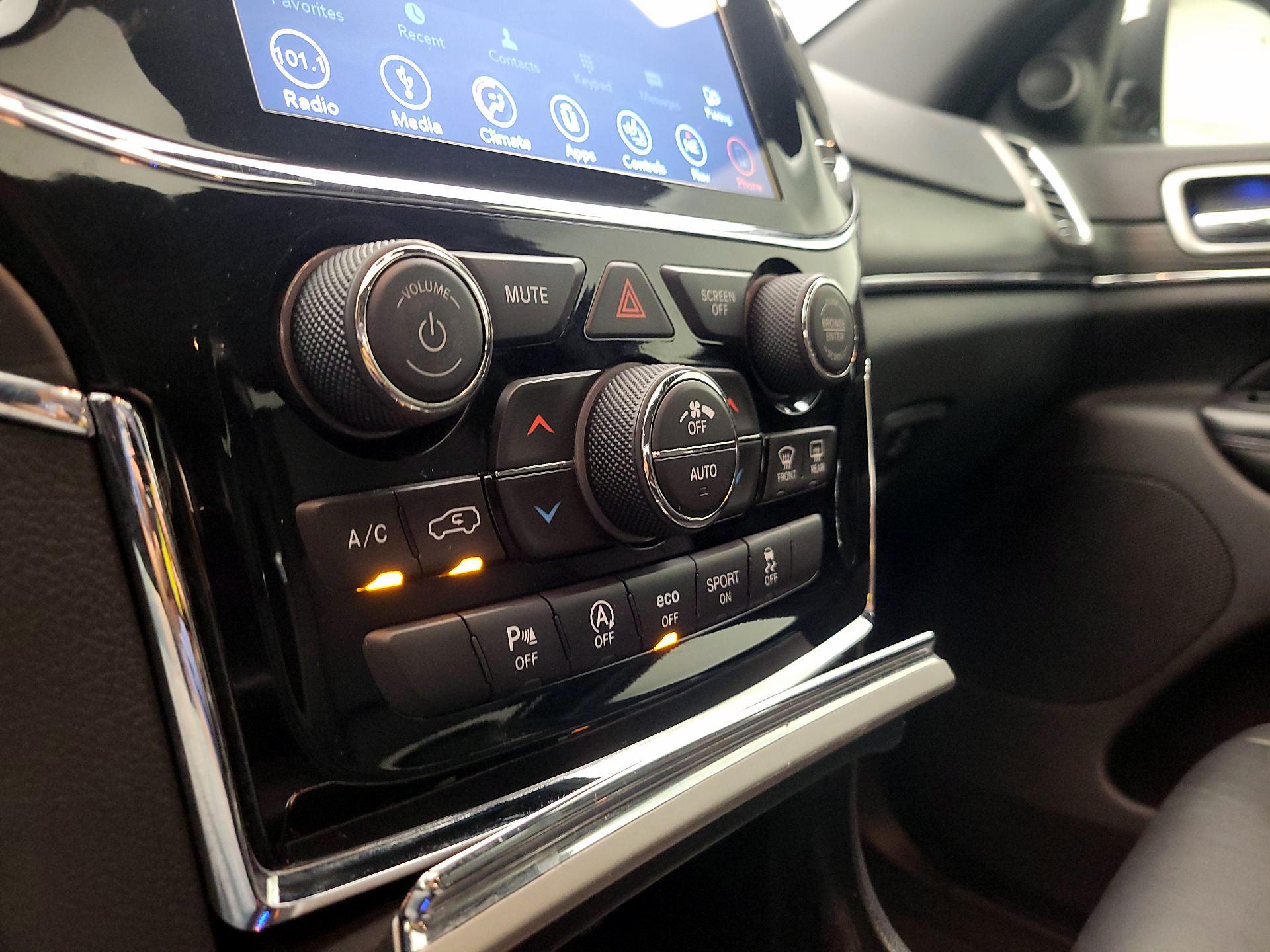 Thumbnail: 2019 Jeep Grand Cherokee - 17