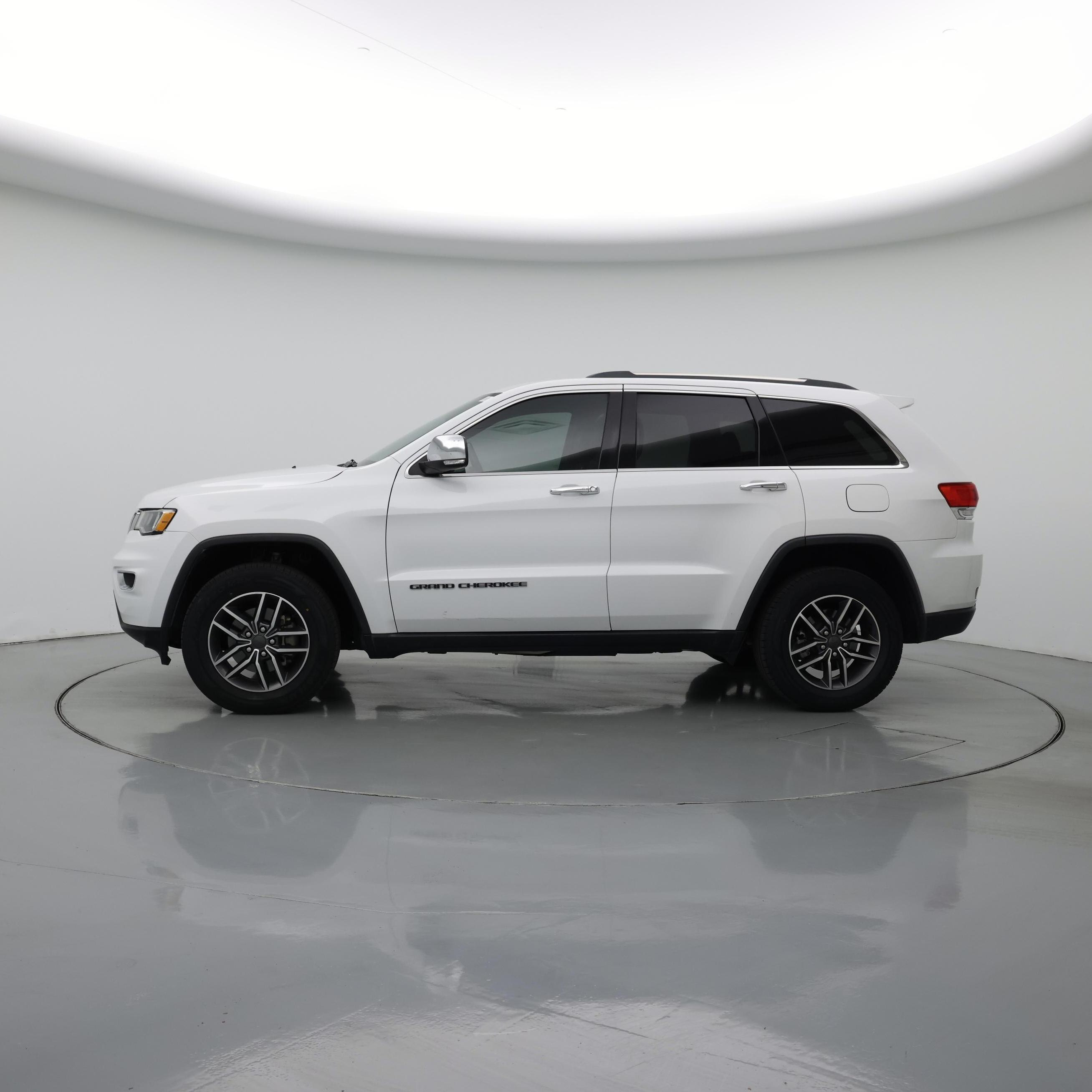Thumbnail: 2019 Jeep Grand Cherokee - 3