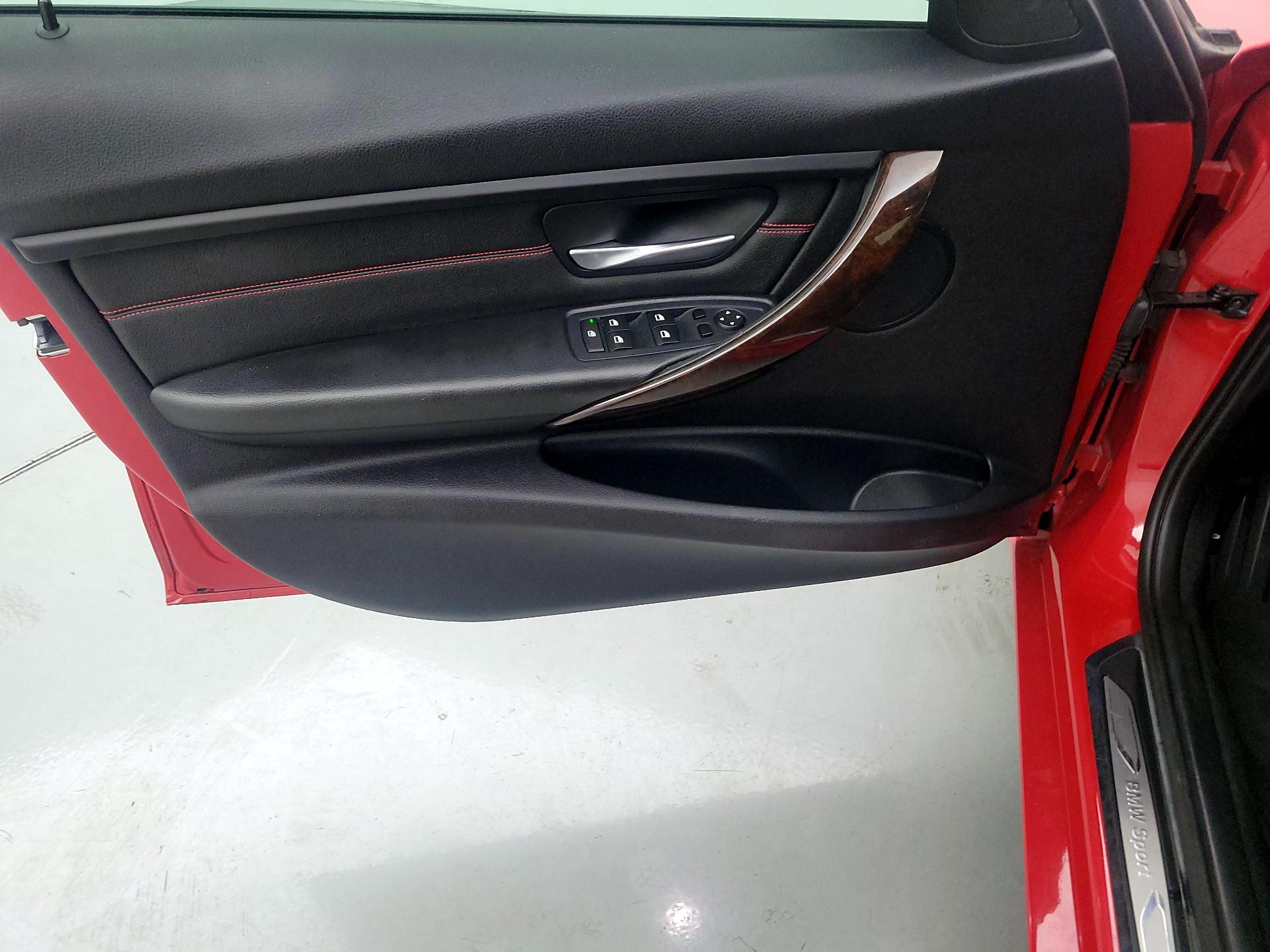 Thumbnail: 2015 BMW 3 Series - 12