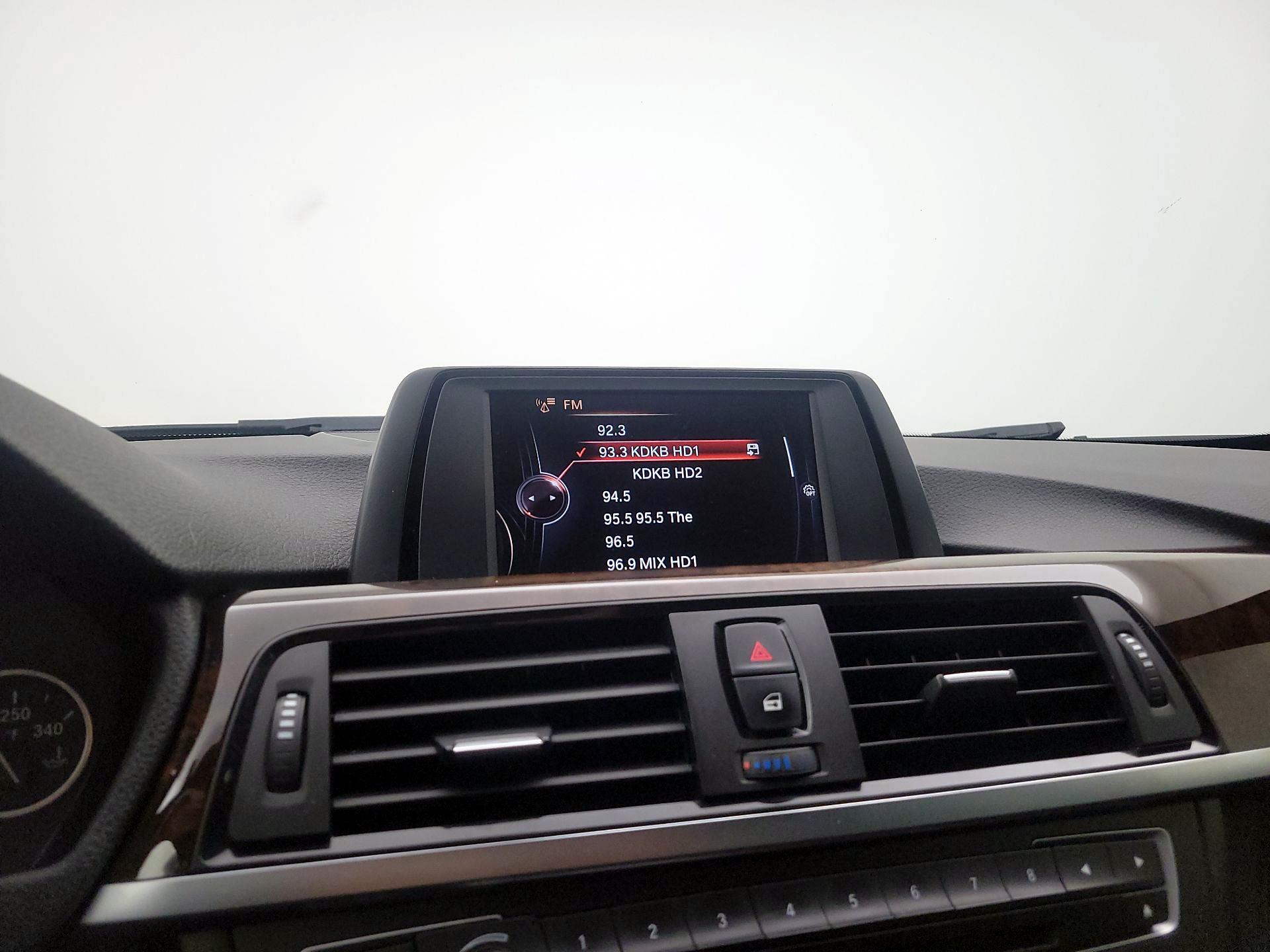 Thumbnail: 2015 BMW 3 Series - 15