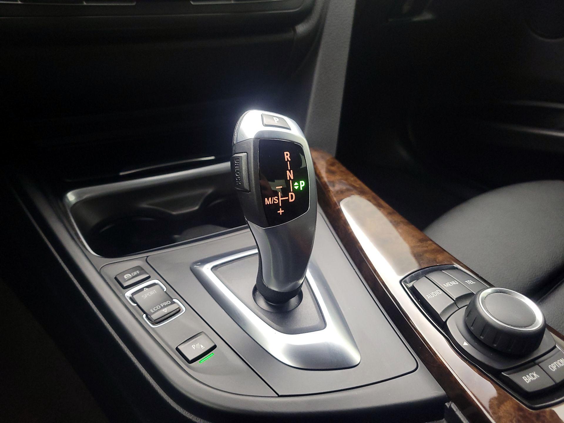 Thumbnail: 2015 BMW 3 Series - 17