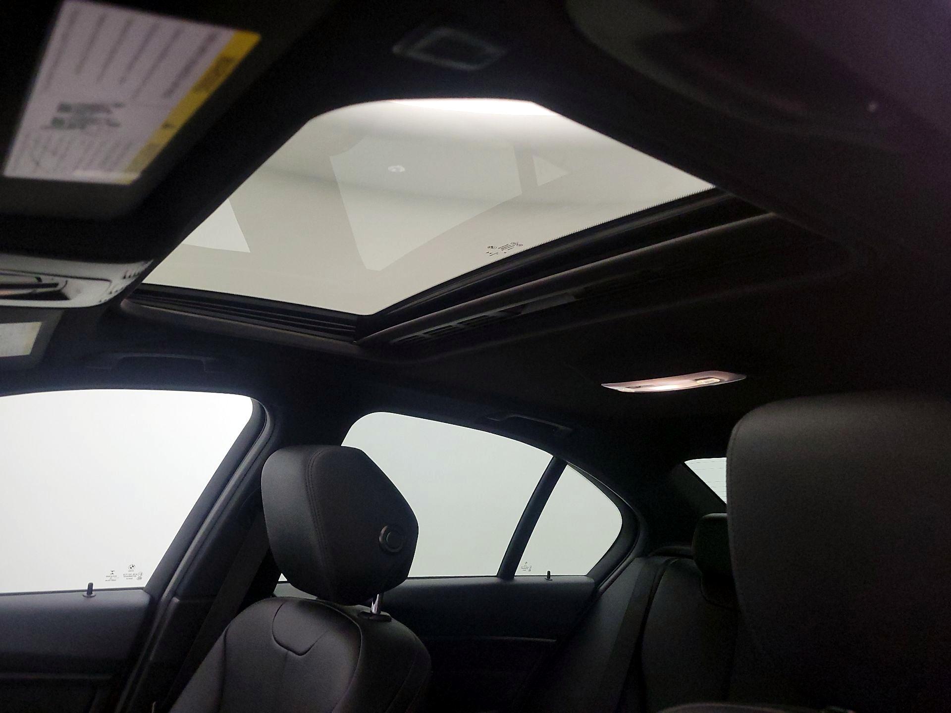 Thumbnail: 2015 BMW 3 Series - 19